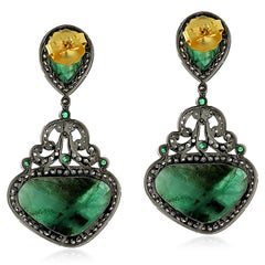 Boucles d'oreilles pendantes en or et argent 18k avec émeraude naturelle et diamant pavé de style victorien