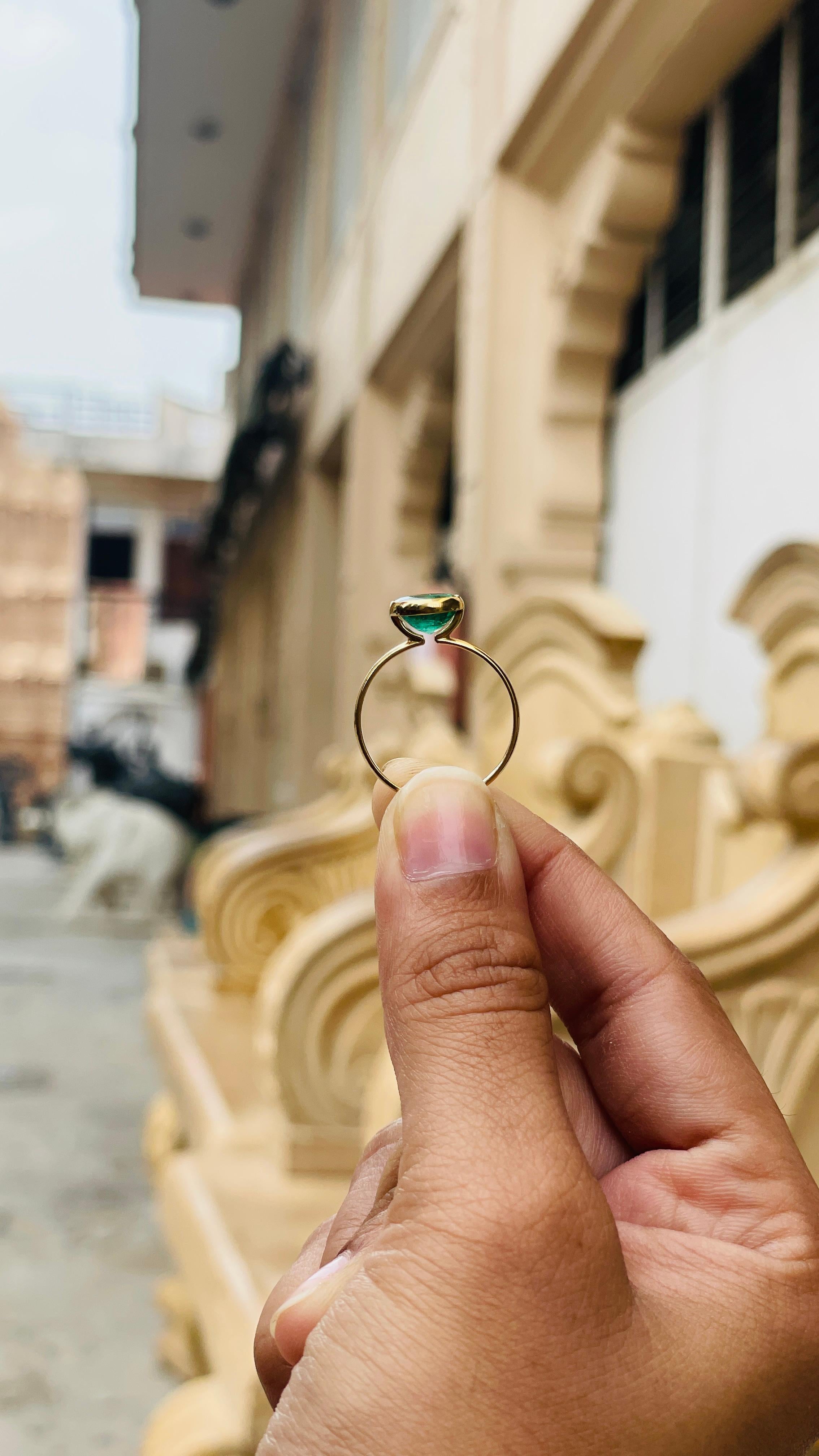 Natural Emerald Pear Cut Ring in 18 Karat Yellow Gold Gemstone Ring 12