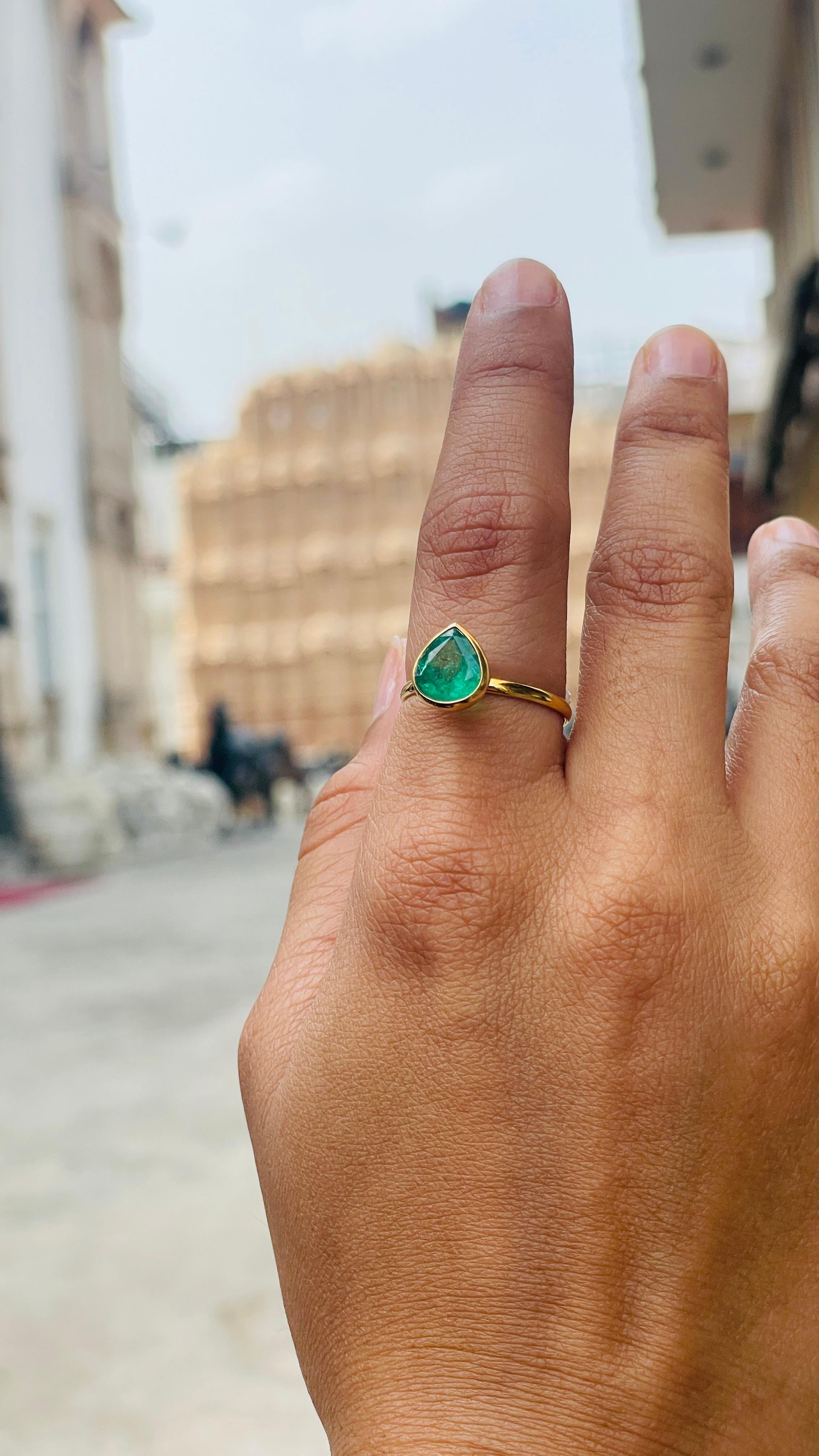 Natural Emerald Pear Cut Ring in 18 Karat Yellow Gold Gemstone Ring 7