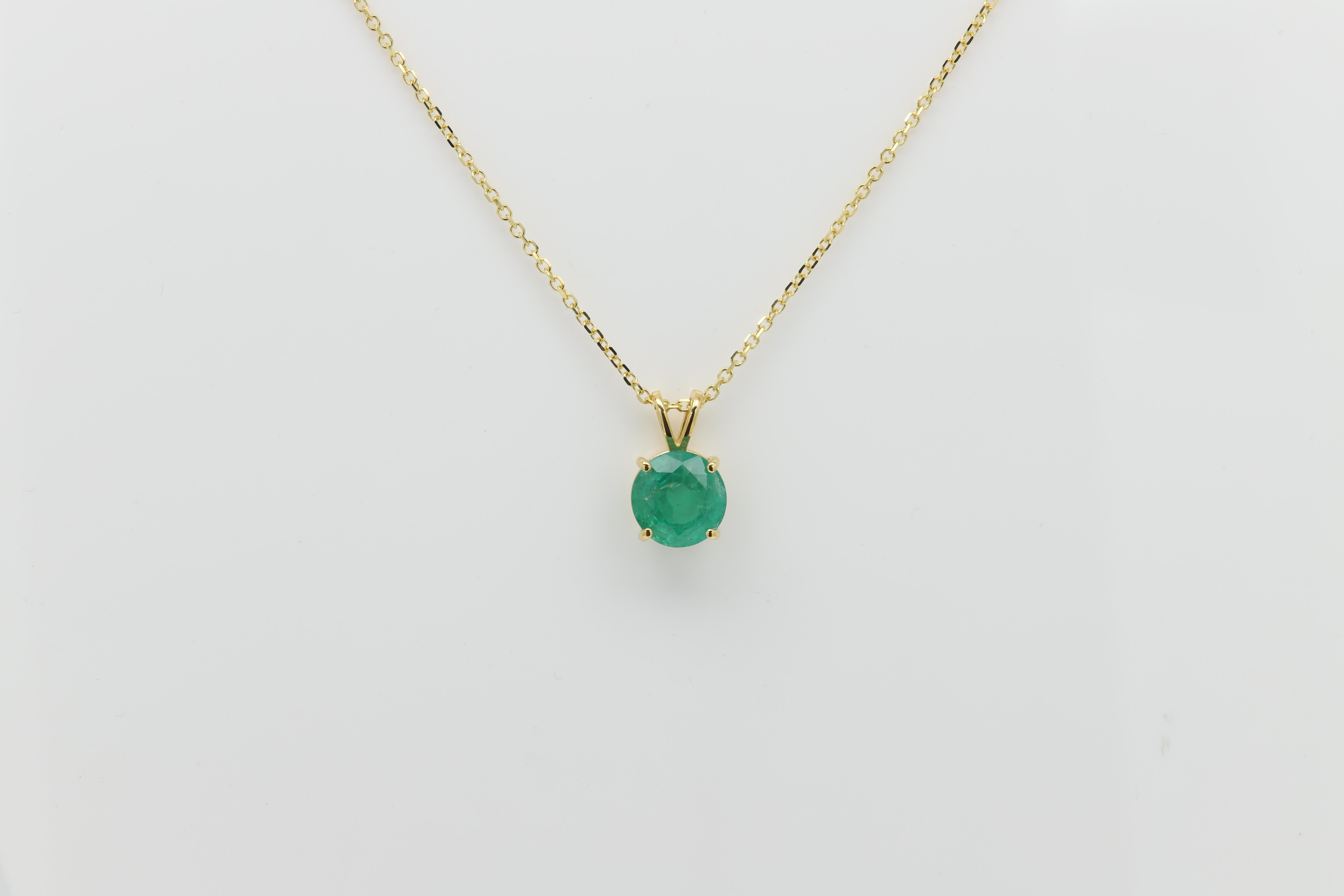 Collier pendentif émeraude naturelle en or jaune 14 carats de 4,66 carats en vente 5
