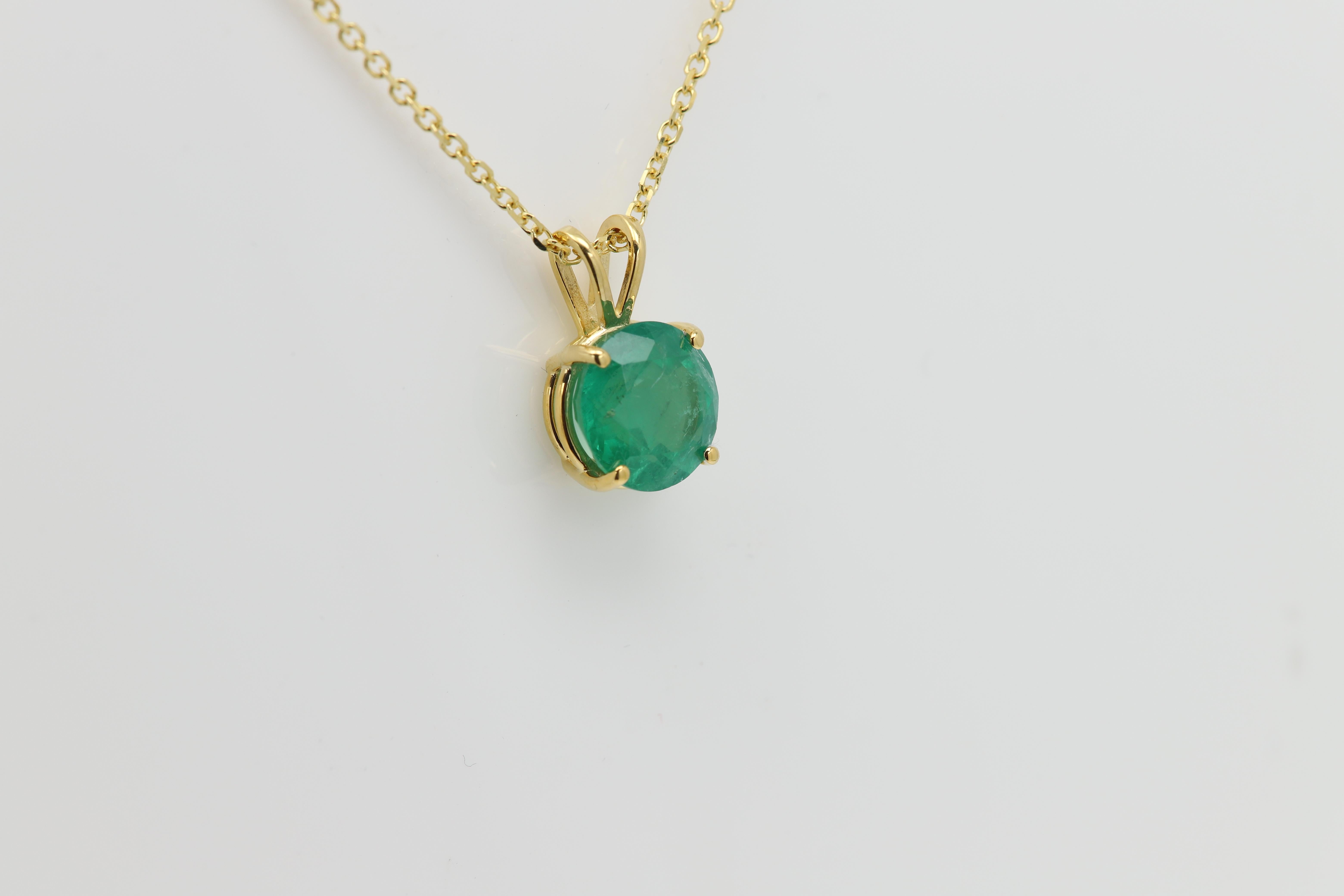 Collier pendentif émeraude naturelle en or jaune 14 carats de 4,66 carats en vente 6