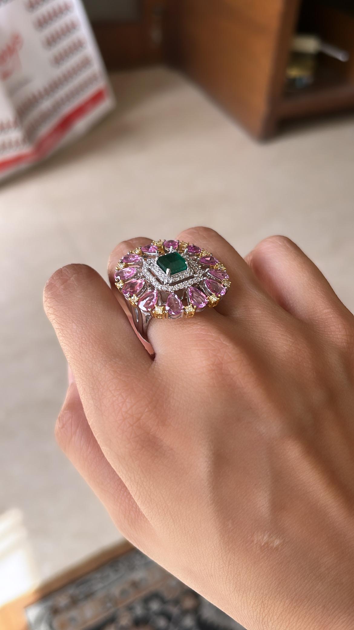 Natural Emerald, Pink Sapphires & Yellow Diamonds Cocktail Ring Set in 18K Gold For Sale 1