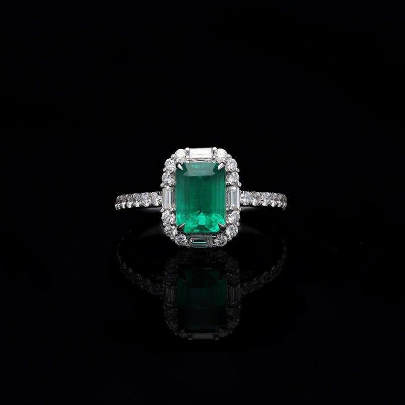 Natural Emerald Ring 1.82 Cts Gemstone Jewellery / 18k White Gold Ring In New Condition In jaipur, IN