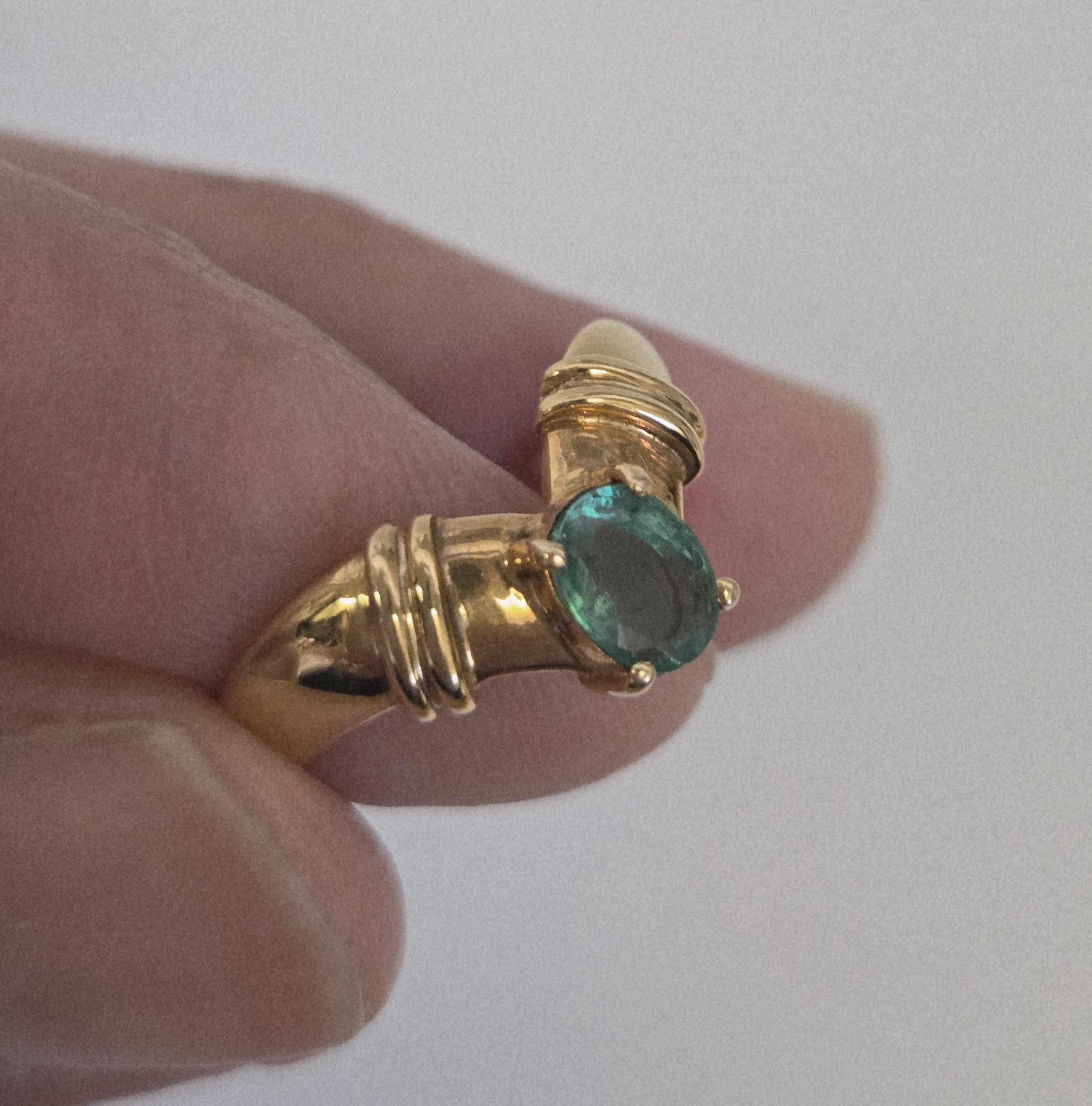 Natürlicher Smaragd Ring in 18K Gold (Künstler*in) im Angebot