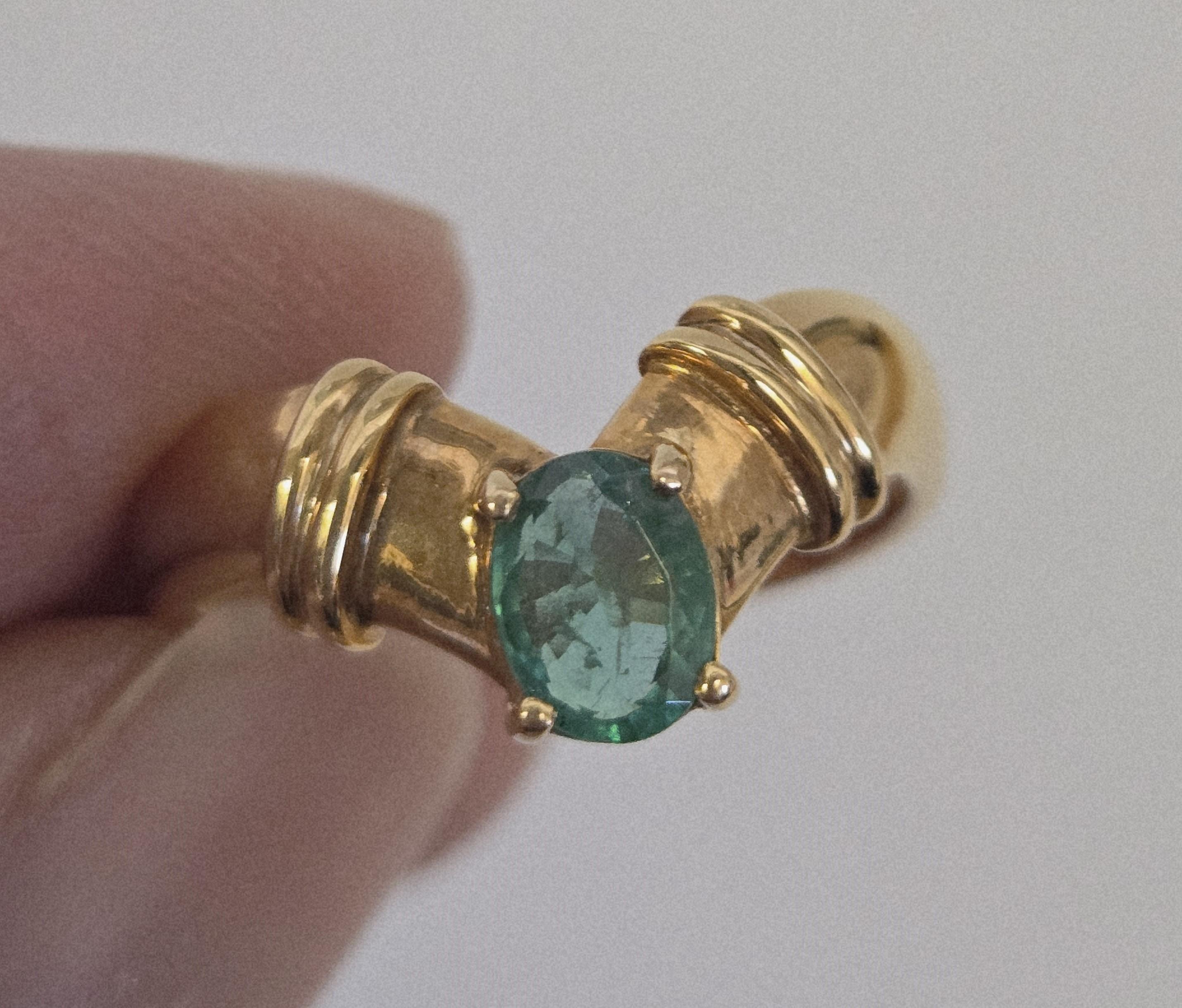 Natürlicher Smaragd Ring in 18K Gold im Zustand „Gut“ im Angebot in Pasadena, CA
