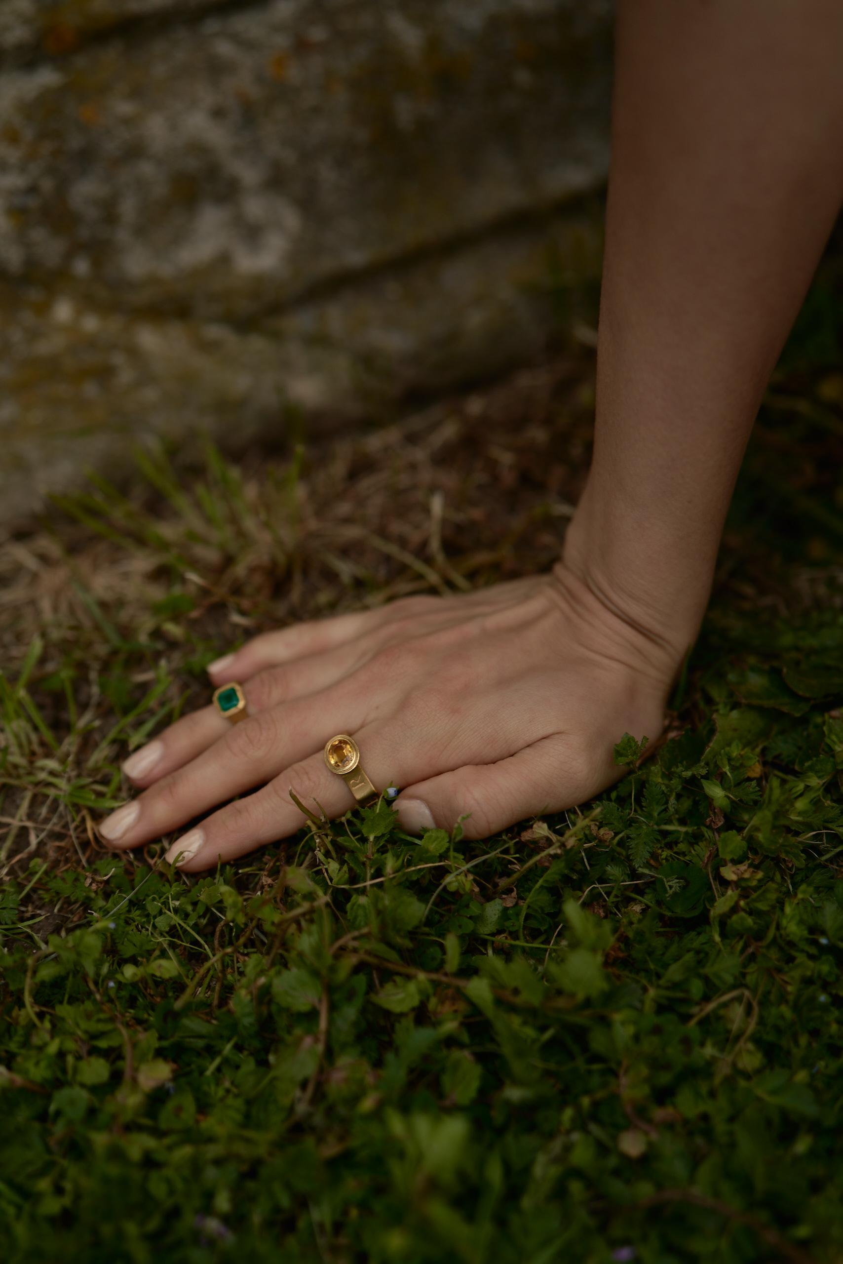 Medieval Natural Emerald Ring in 18 Karat Gold Jyoti Ring  For Sale