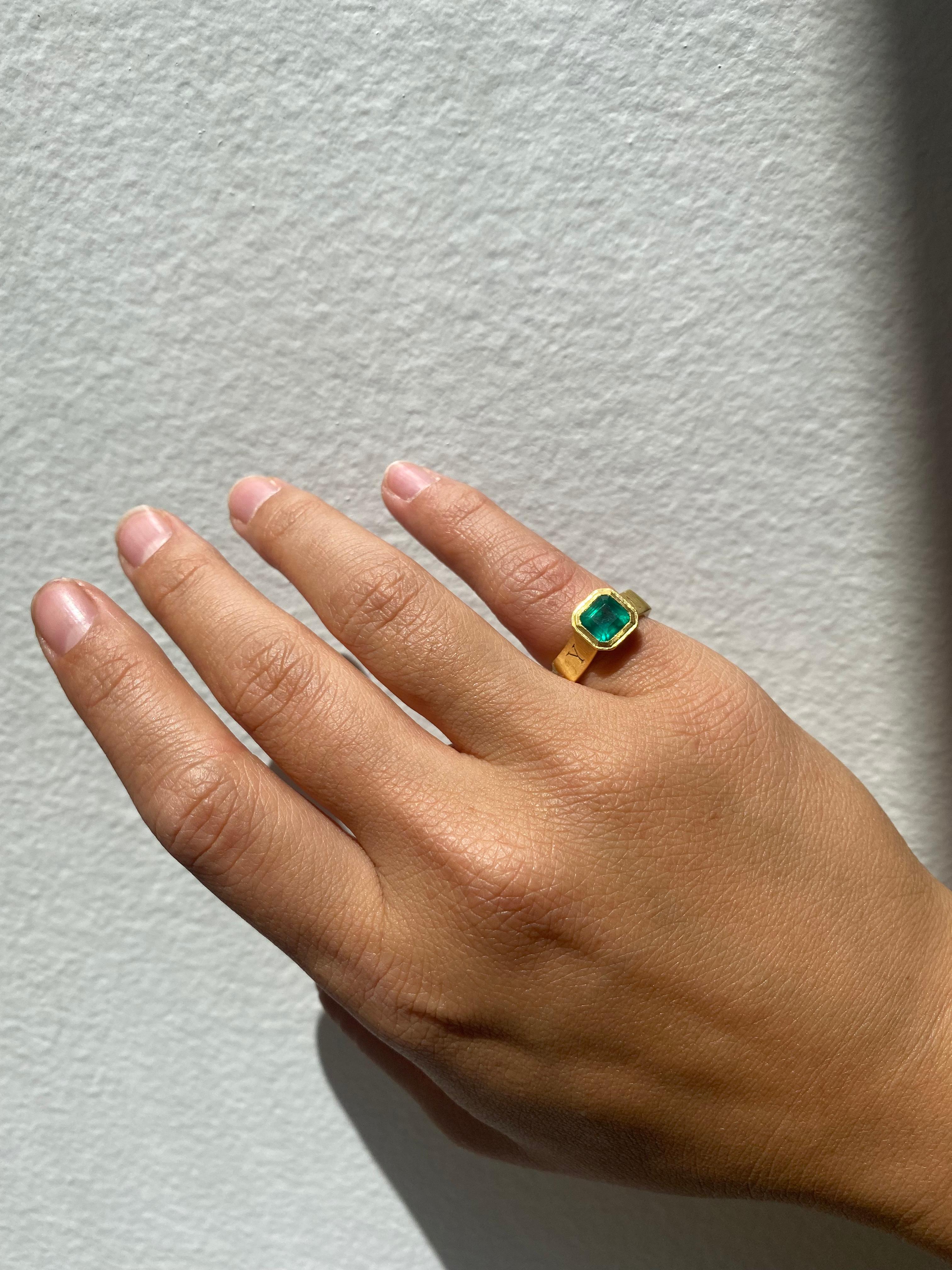 Emerald Cut Natural Emerald Ring in 18 Karat Gold Jyoti Ring  For Sale