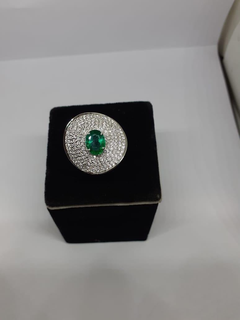 Mixed Cut Natural Emerald Ring with 1.31cts Diamond & Emerald 1.94cts with 18k Gold For Sale