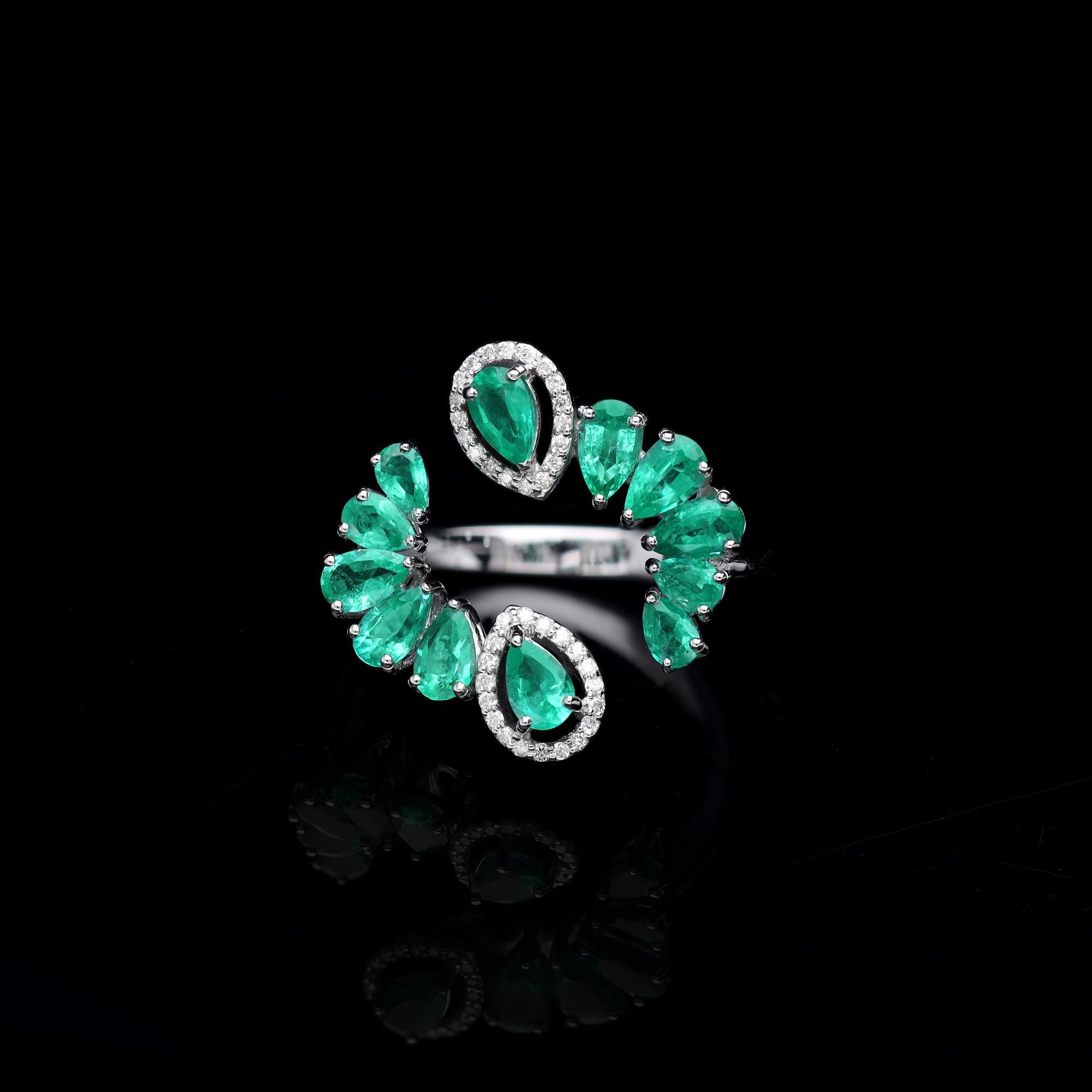 Emerald Cut Natural Emerald Ring with diamond 0.14 cts in 18k gold For Sale