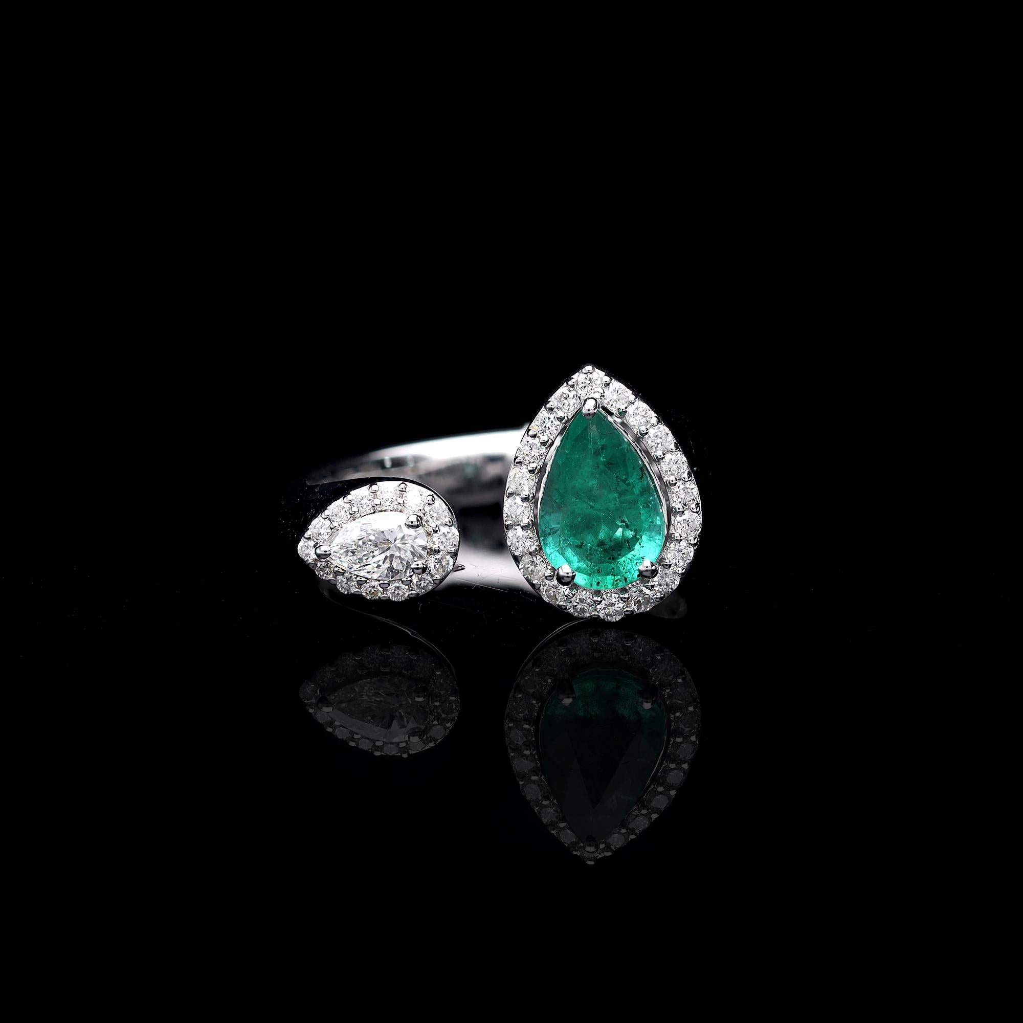 Natürlicher Smaragdring mit Diamant 0,58 Karat in 18 Karat Gold (Gemischter Schliff) im Angebot