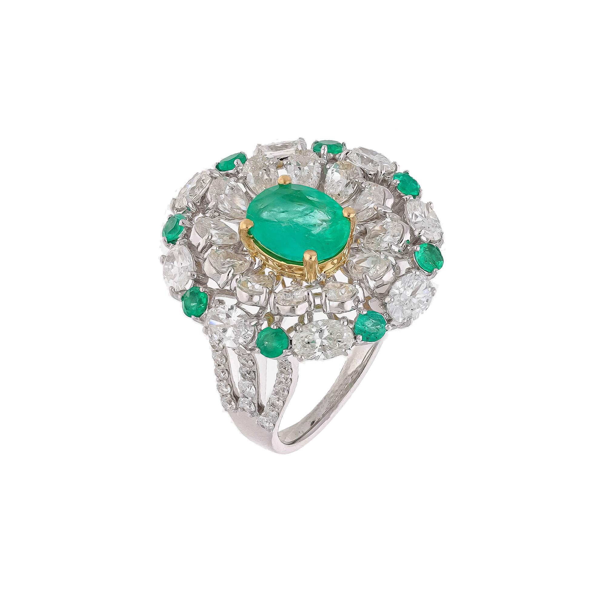 Mixed Cut Natural Emerald Ring with Diamond in 18k Gold For Sale