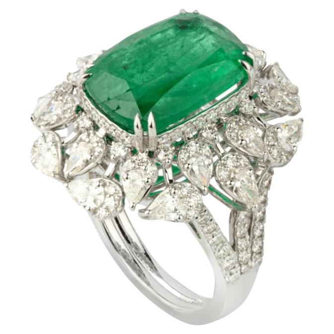 Natural emerald ring with diamond in 18k gold For Sale