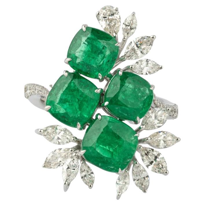 Natürlicher Smaragdring mit Diamanten aus 18 Karat Gold
