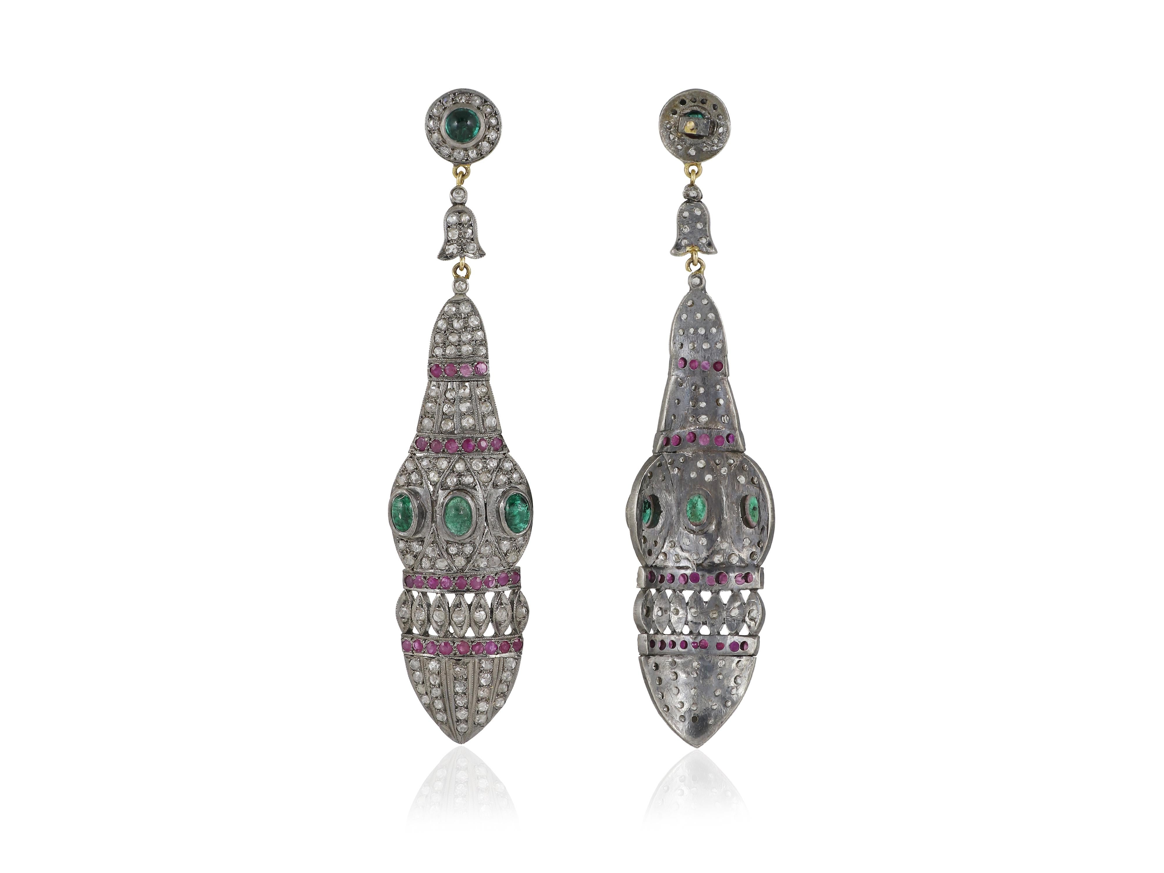 Donna Smeraldo naturale, rubino e diamante, pendente vittoriano in argento e oro 18 carati. in vendita