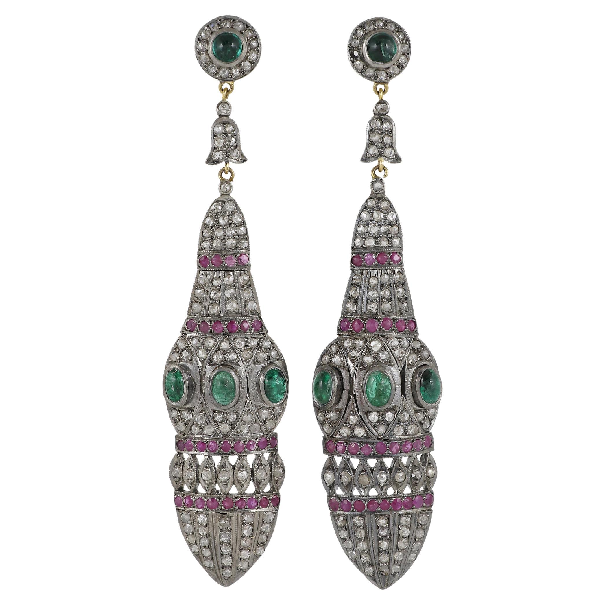 Smeraldo naturale, rubino e diamante, pendente vittoriano in argento e oro 18 carati.