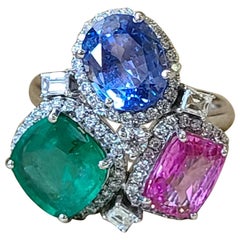 Natural Emerald, Sapphire and Diamond Ring Set in 18 Karat Gold Natural Emerald, Sapphire and Diamond Ring Set in 18 Karat Gold
