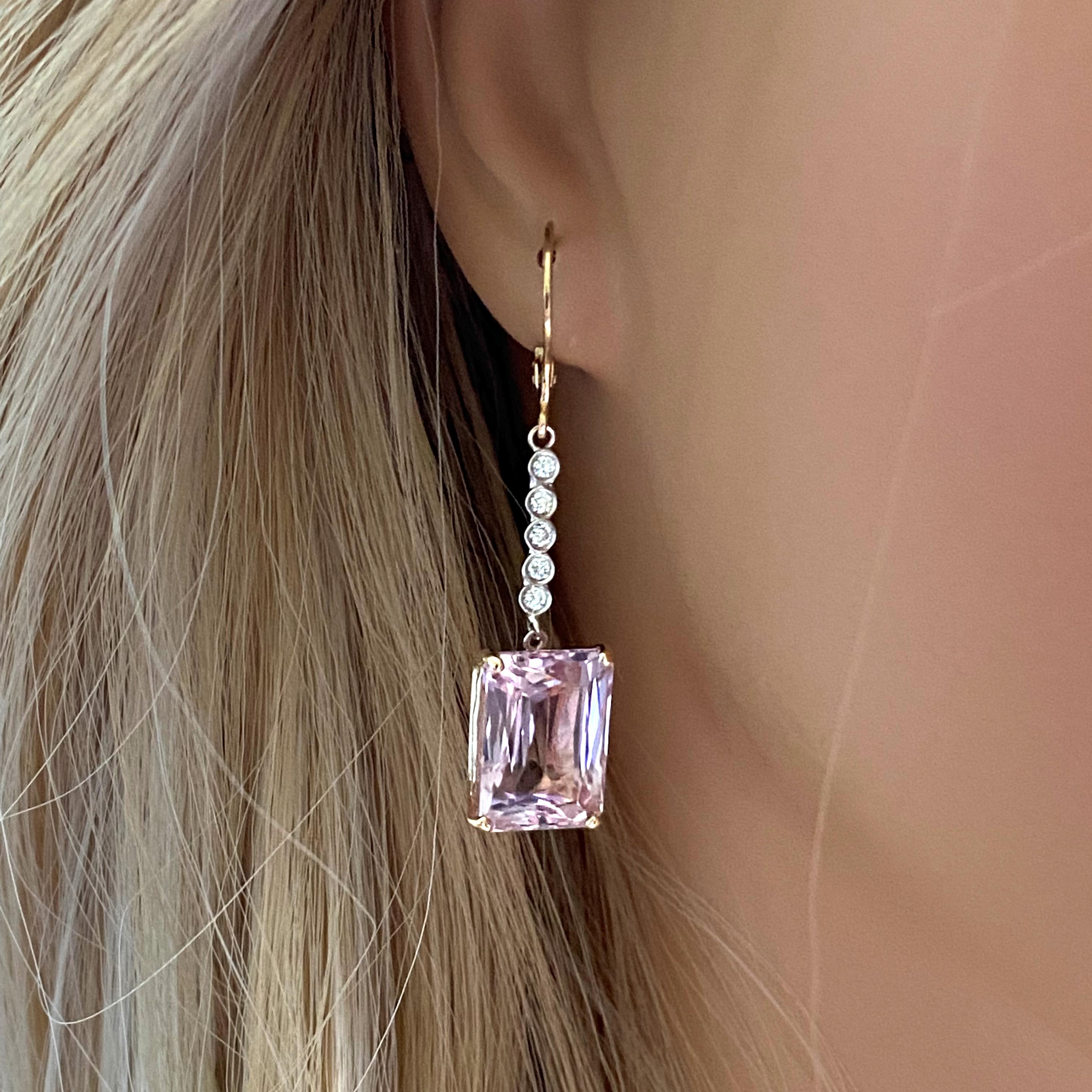Natural Emerald Shaped Kunzite Diamond Gold Hoop Earrings Weighing 21.30 Carat 3