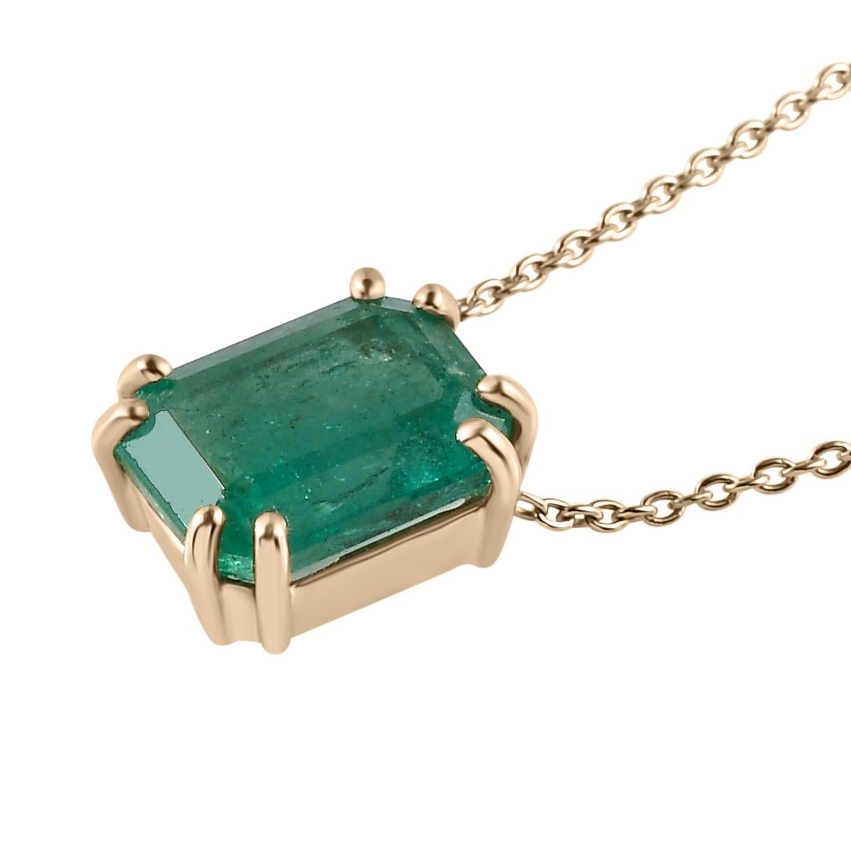 Natural Emerald Solitaire Chain Necklace for Women in 18k Yellow Gold In New Condition For Sale In New York, NY