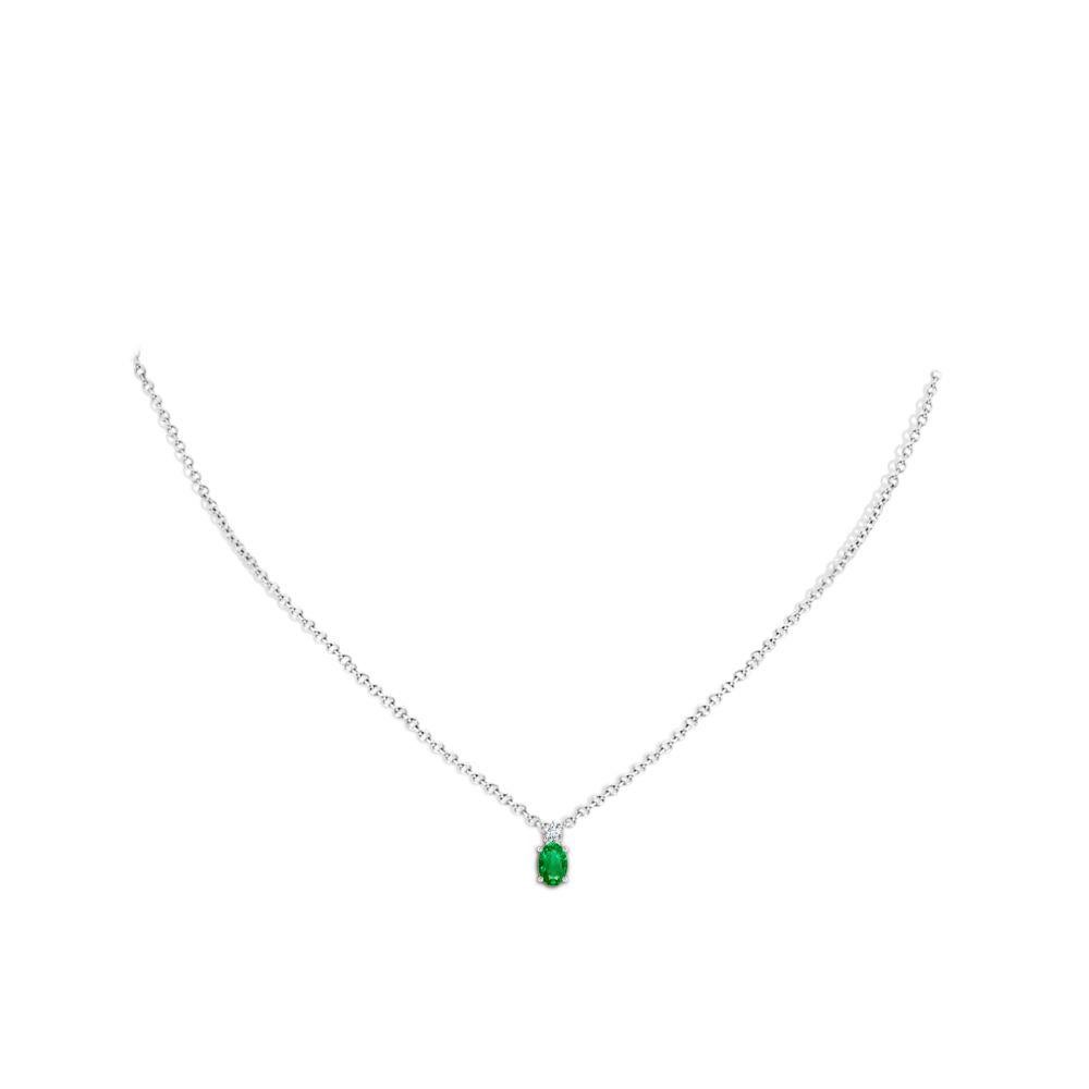 Taille émeraude Pendentif solitaire en or blanc 14 carats avec émeraude naturelle et diamants, 6 x 4 mm en vente