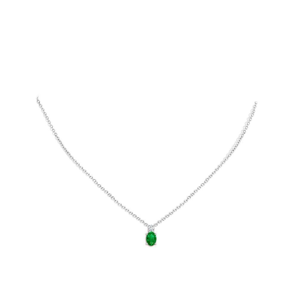 Emerald Cut Natural Emerald Solitaire Pendant with Diamond in Platinum Size-7x5mm For Sale