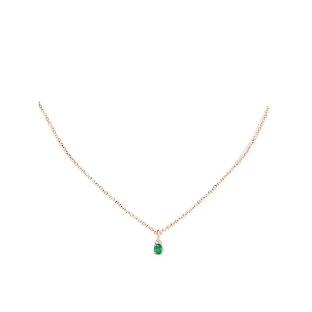 Natural Emerald Solitaire Pendant with Diamond in Rose Gold Size-5x4mm In New Condition For Sale In Los Angeles, CA