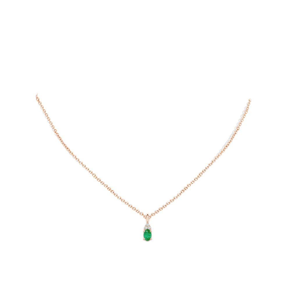 Natural Emerald Solitaire Pendant with Diamond in Rose Gold Size-6x4mm In New Condition For Sale In Los Angeles, CA