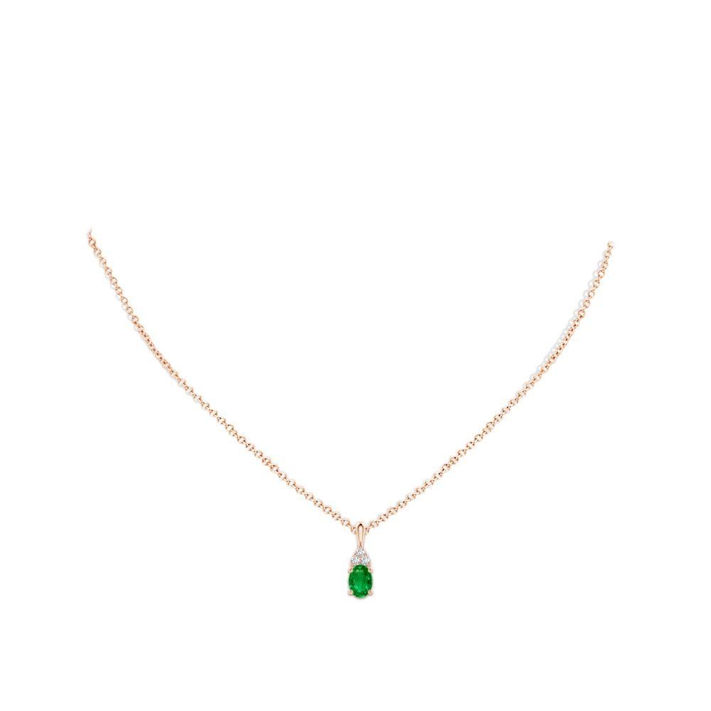 Natural Emerald Solitaire Pendant with Diamond in Rose Gold Size-7x5mm In New Condition For Sale In Los Angeles, CA
