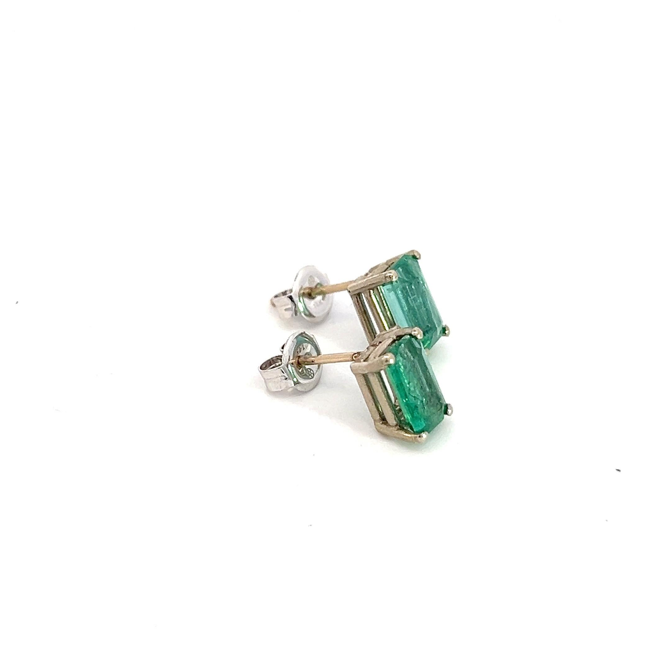 Natural Emerald Stud Earrings 14k White Gold 1.25 Cts Certified In New Condition For Sale In Brooklyn, NY