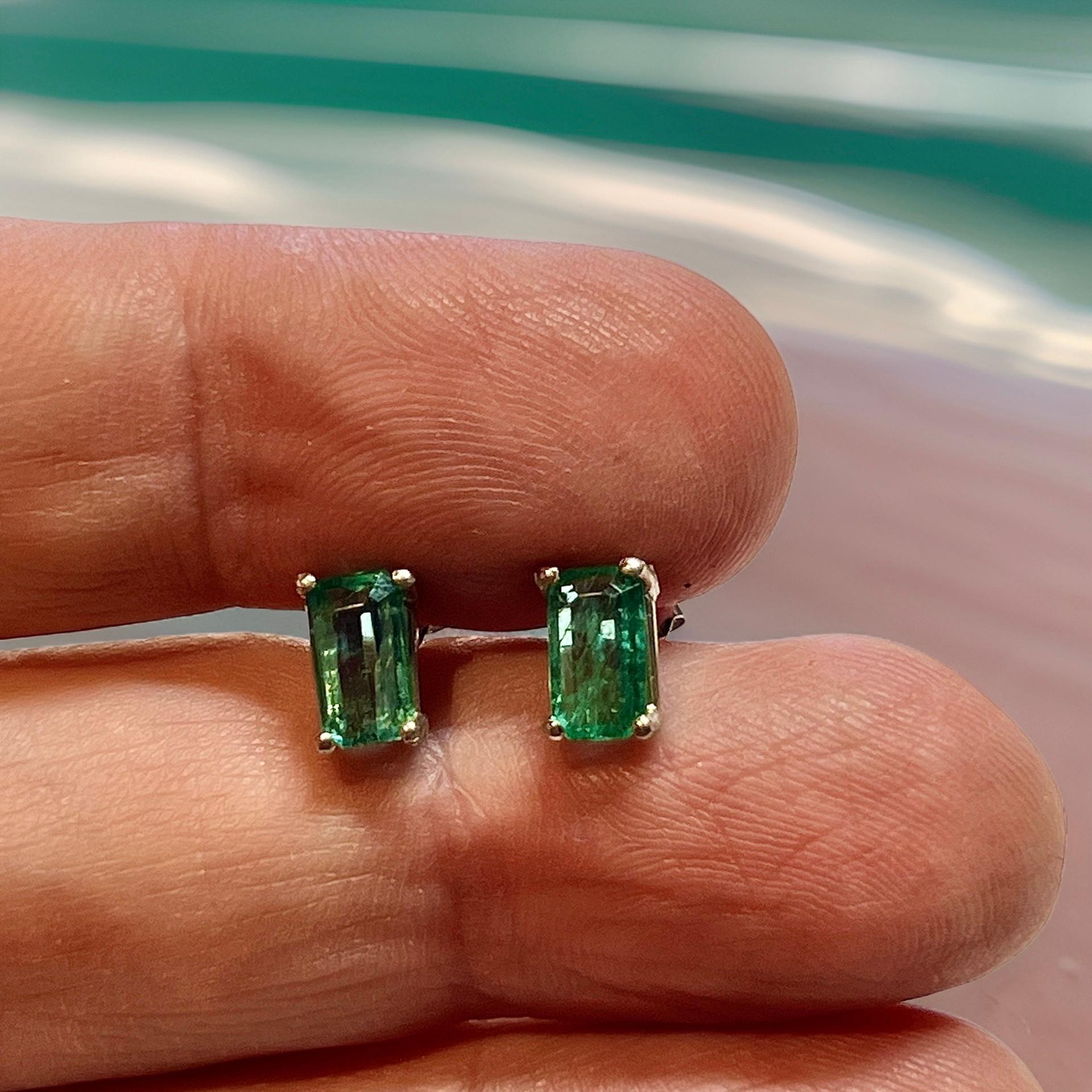 Natural Emerald Stud Earrings 14k White Gold 1.25 Cts Certified For Sale 2