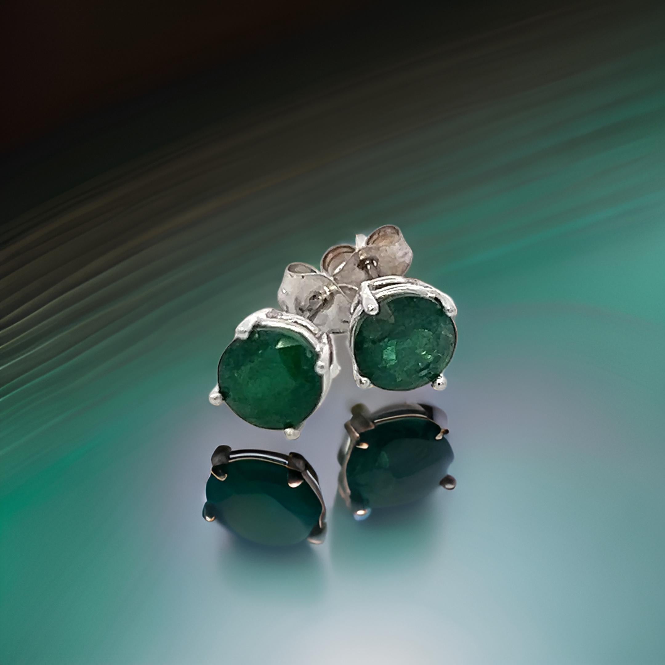 Clous d'oreilles en or blanc 14 carats avec émeraude naturelle certifiée TCW 1,63 carat en vente 7