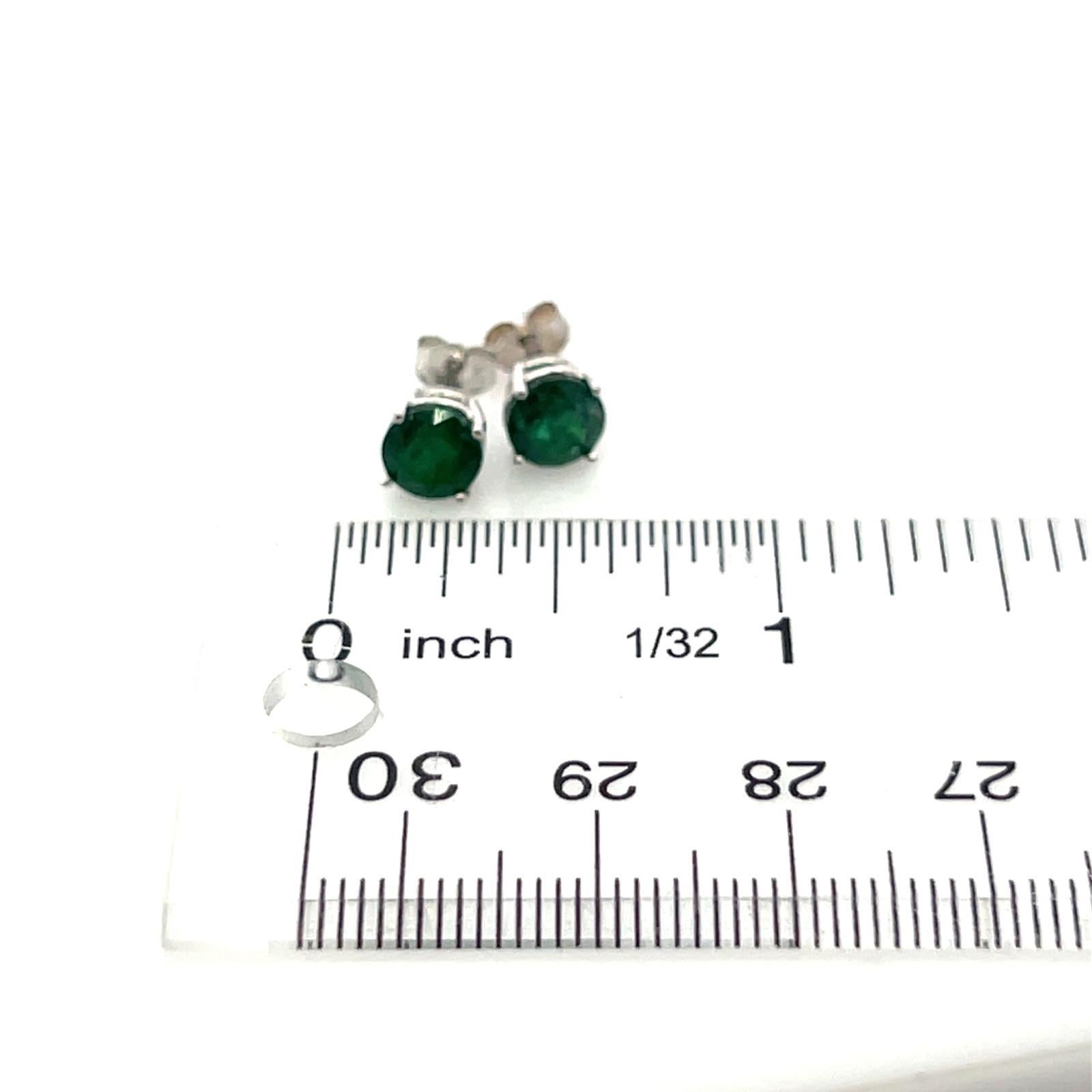 Clous d'oreilles en or blanc 14 carats avec émeraude naturelle certifiée TCW 1,63 carat en vente 8