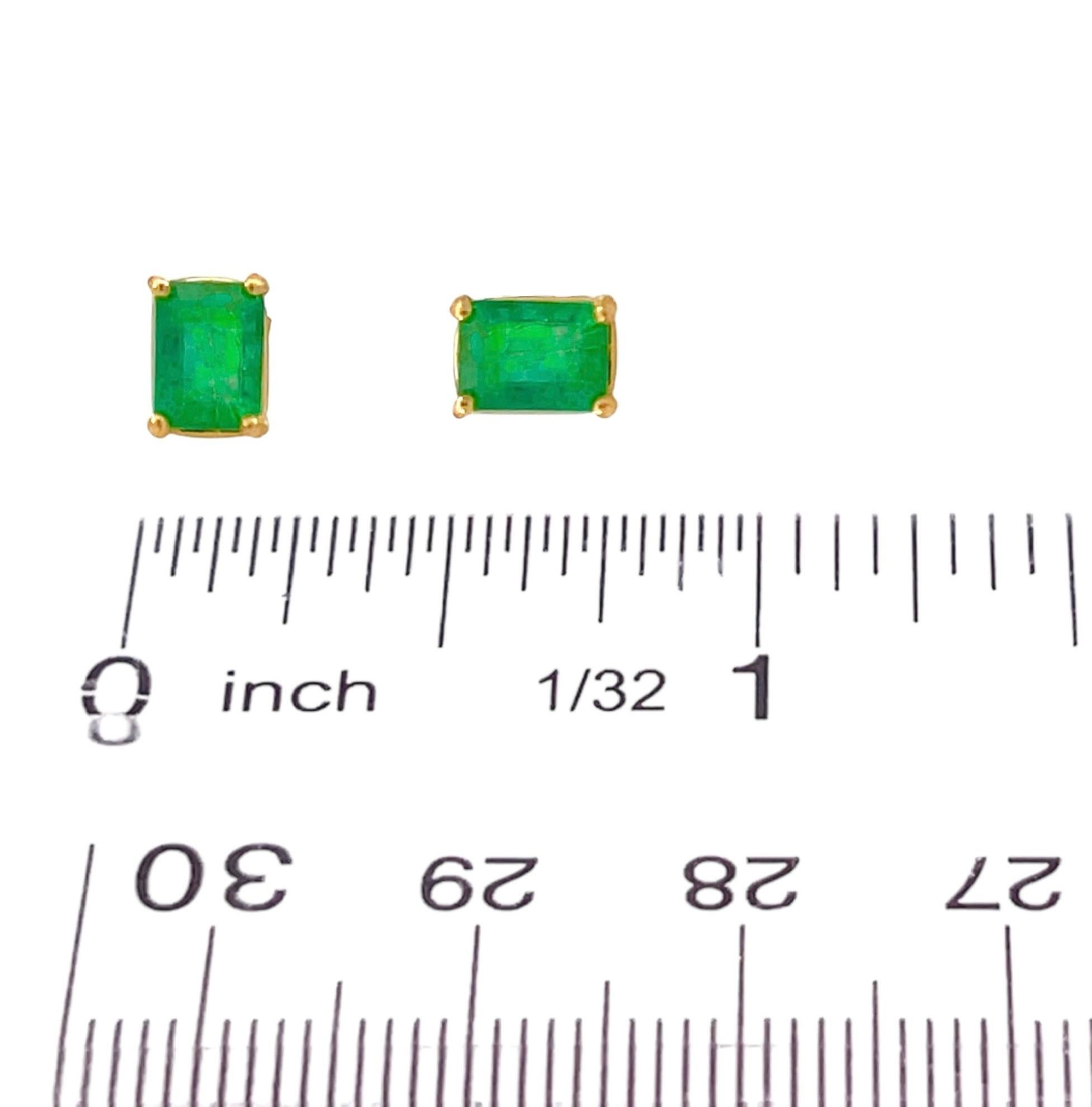 Clous d'oreilles en or jaune 14 carats avec émeraude naturelle certifiée 1,70 TCW en vente 8