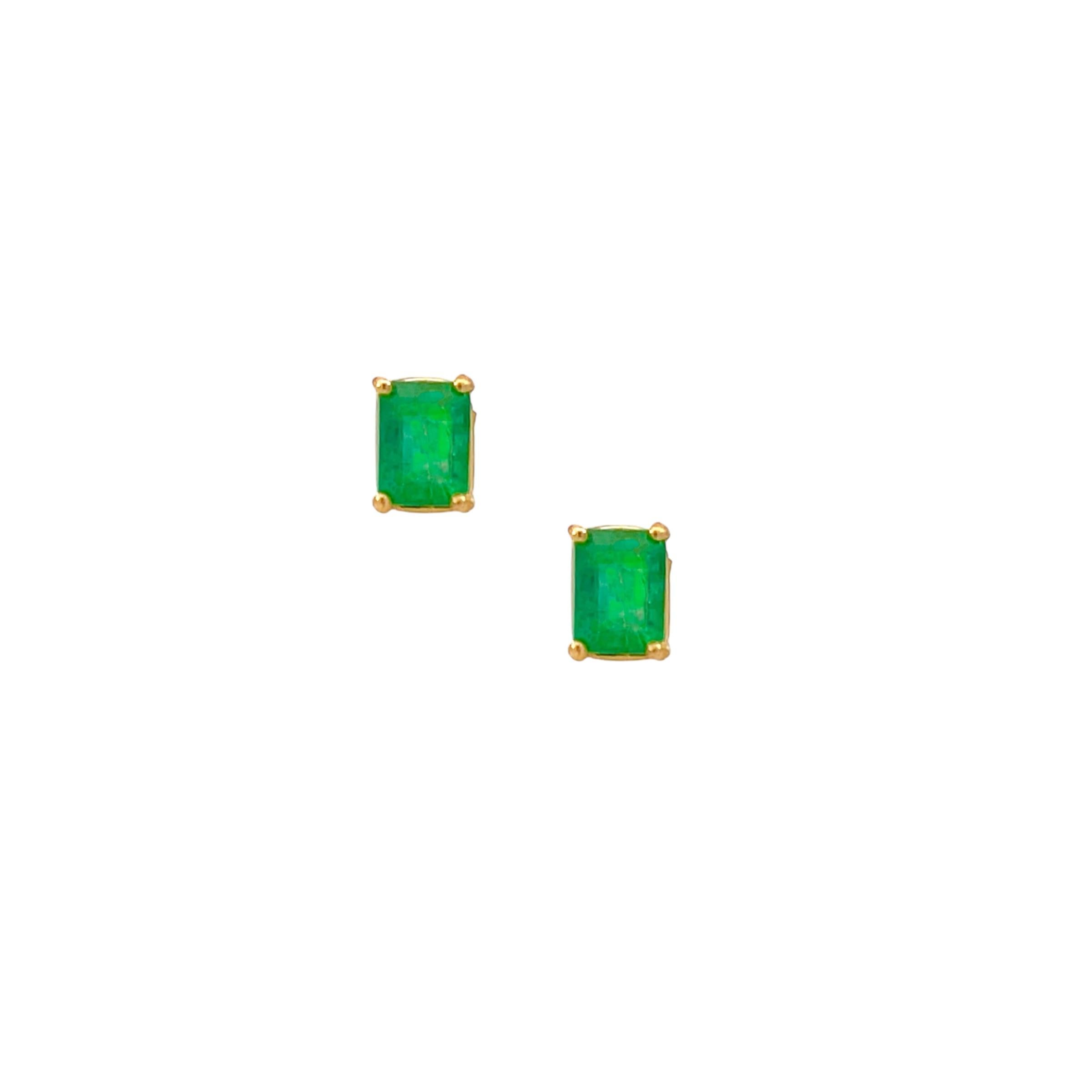 Clous d'oreilles en or jaune 14 carats avec émeraude naturelle certifiée 1,70 TCW en vente 1