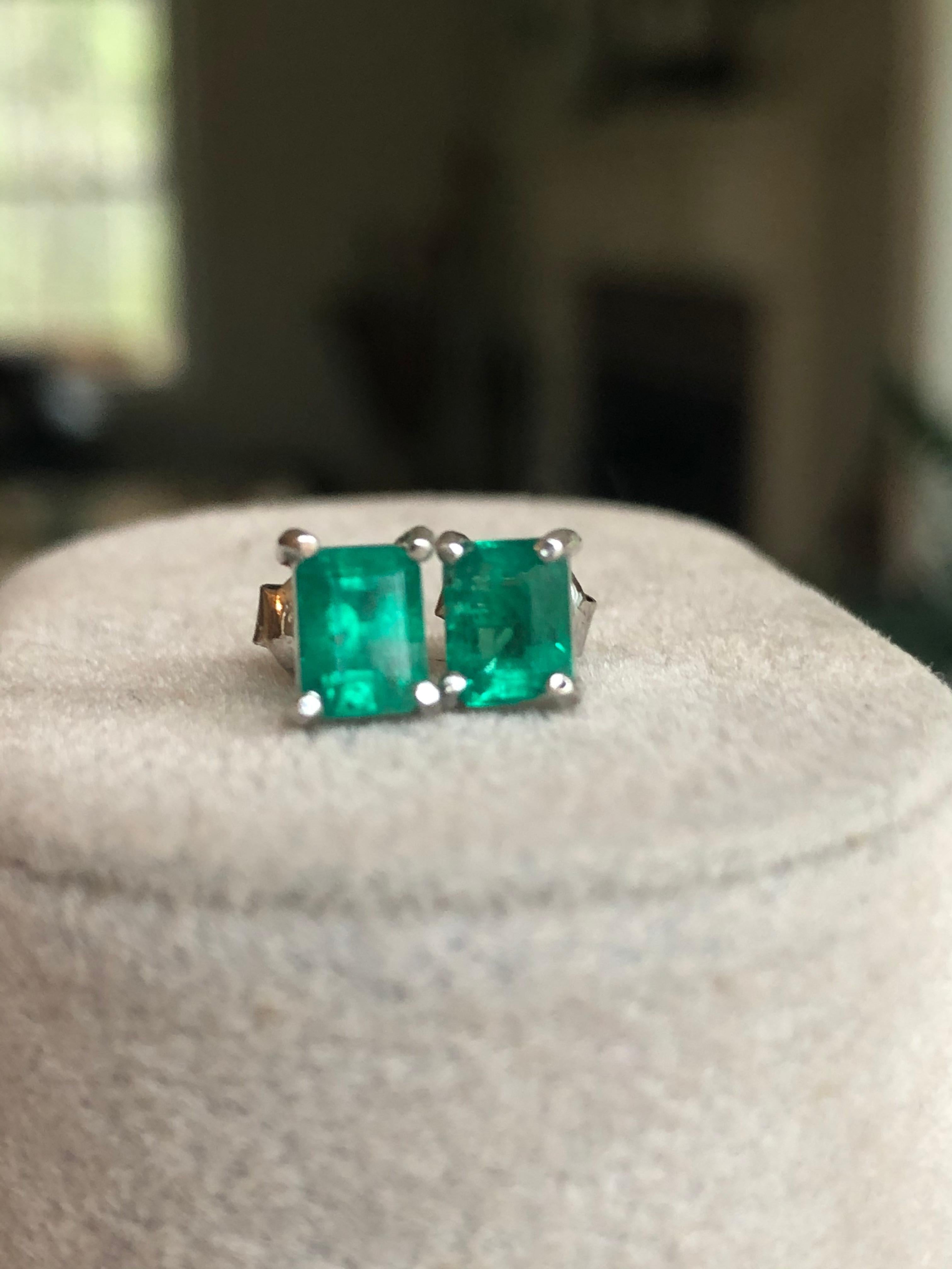 Natural Emerald Stud Earrings 18 Karat White Gold 1