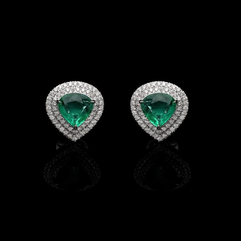 Natural Emerald Stud Earrings / 18k Gold Jewelry / Real Diamond Earrings For Her In New Condition For Sale In jaipur, IN
