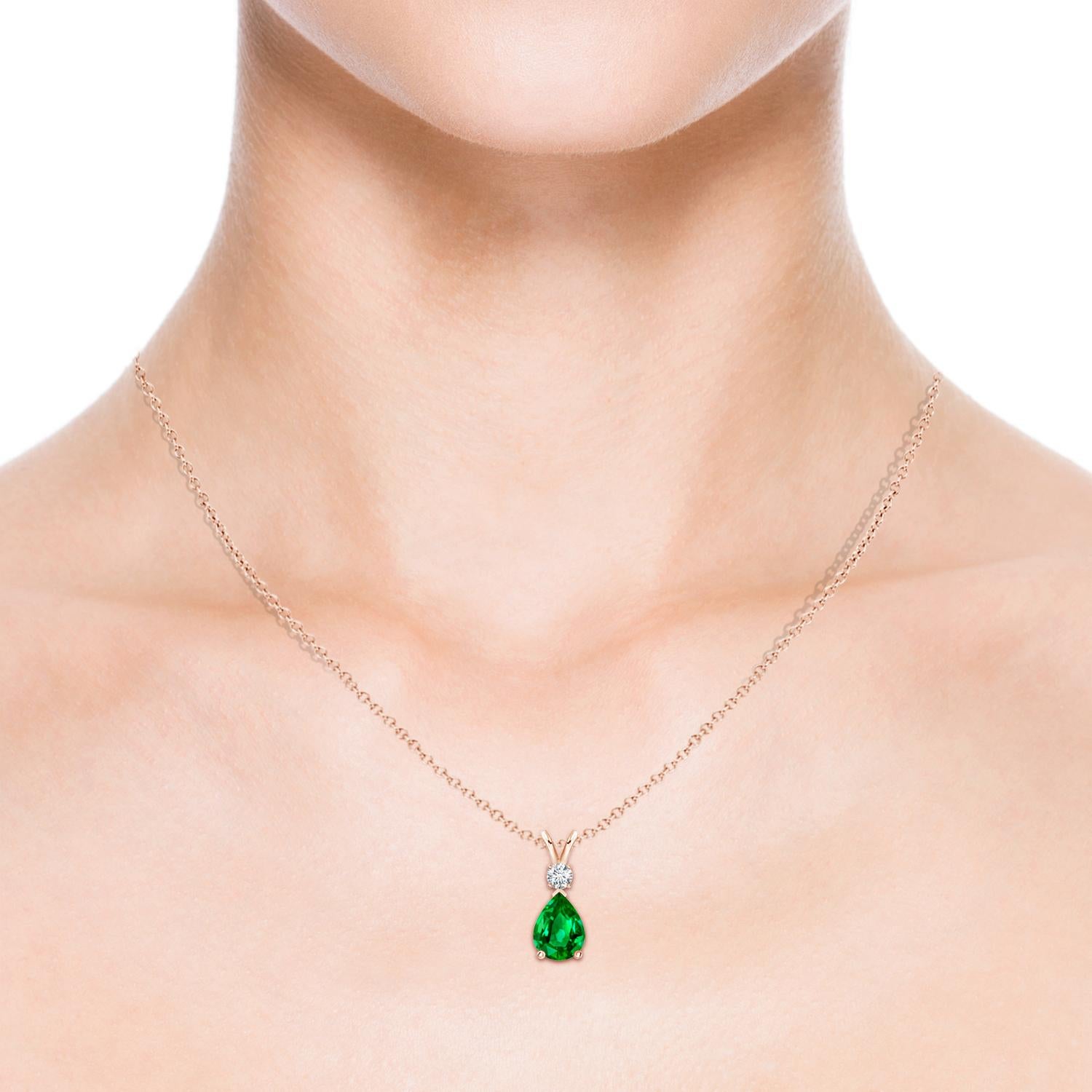 Modern Natural Emerald Teardrop Pendant with Diamond in Rose Gold (Size-8x6mm) For Sale