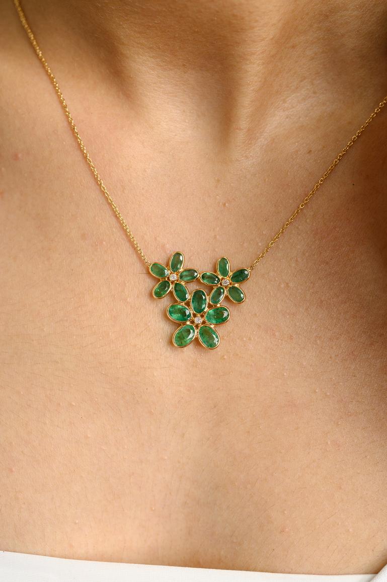 Contemporary Natural Diamond Emerald Flower Necklace 18k Yellow Gold, Christmas Gifts For Her For Sale