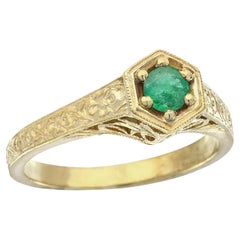 Bague de fiançailles sculptée de style vintage en or jaune 9 carats avec émeraude naturelle