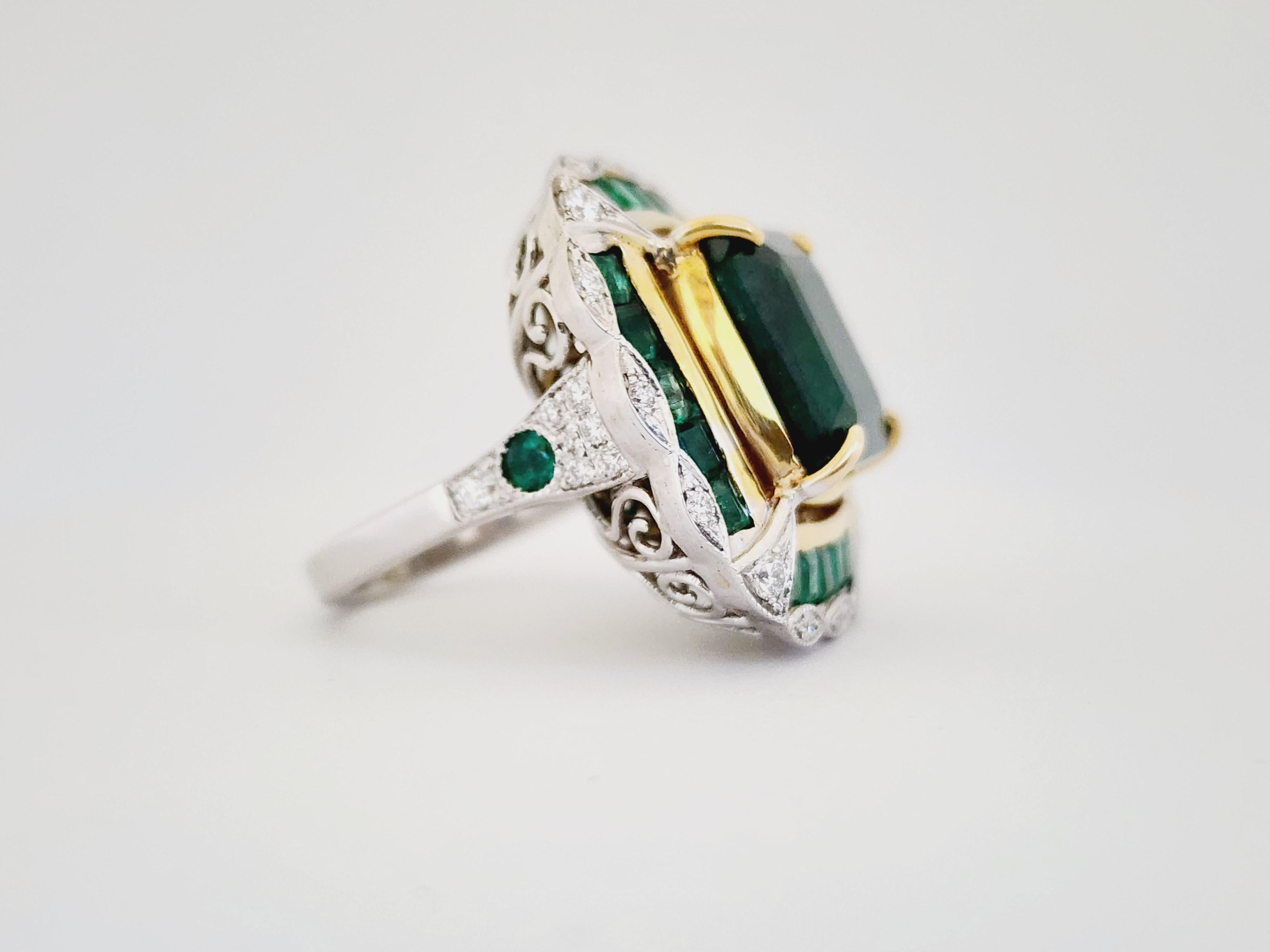 17.46 Carats Natural Emerald White Gold Diamond Ring 18 Karat For Sale 6