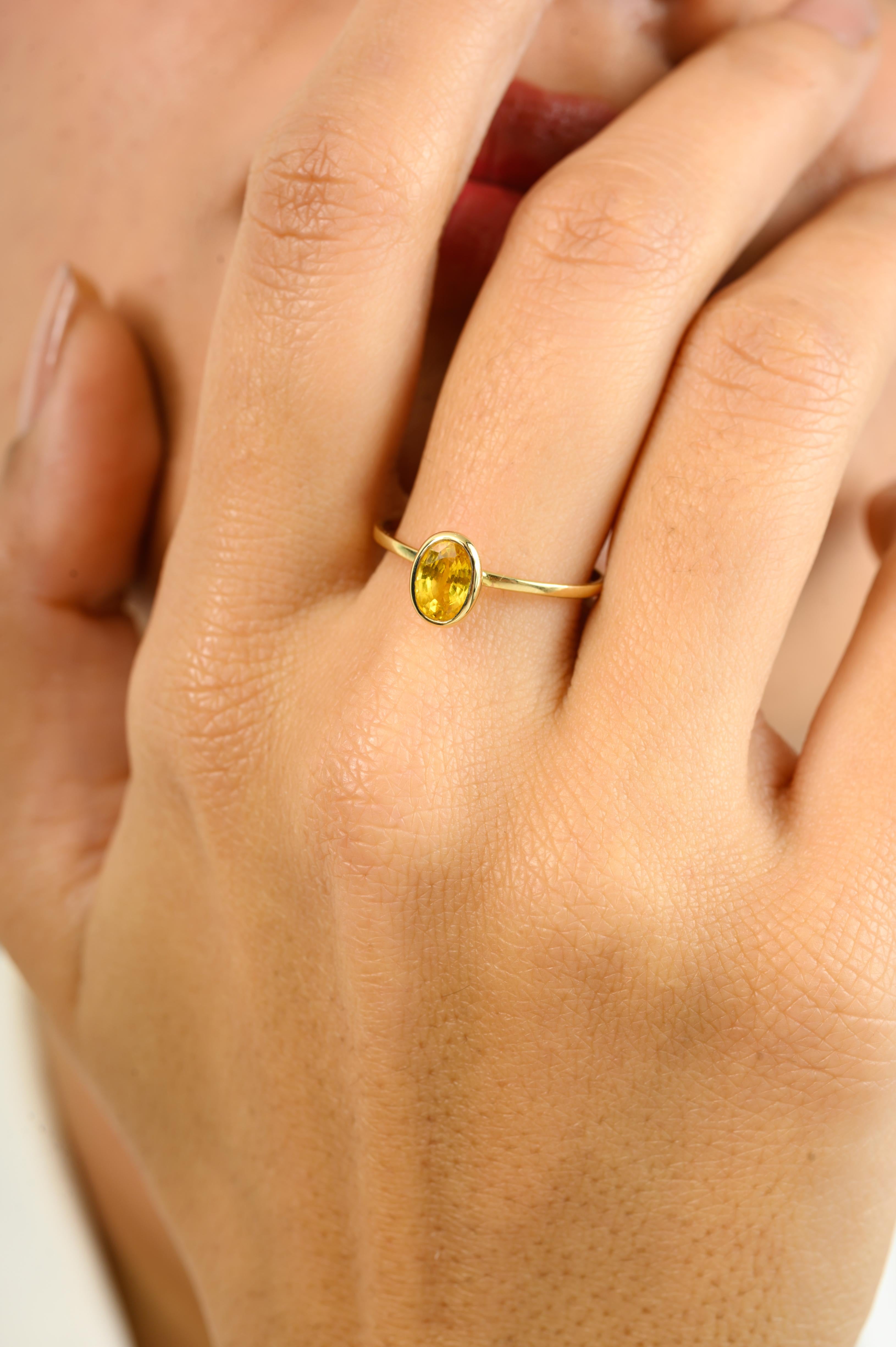 En vente :  Bague solitaire Dainty Women en or jaune 14 carats avec saphir jaune d'érudite naturelle 6