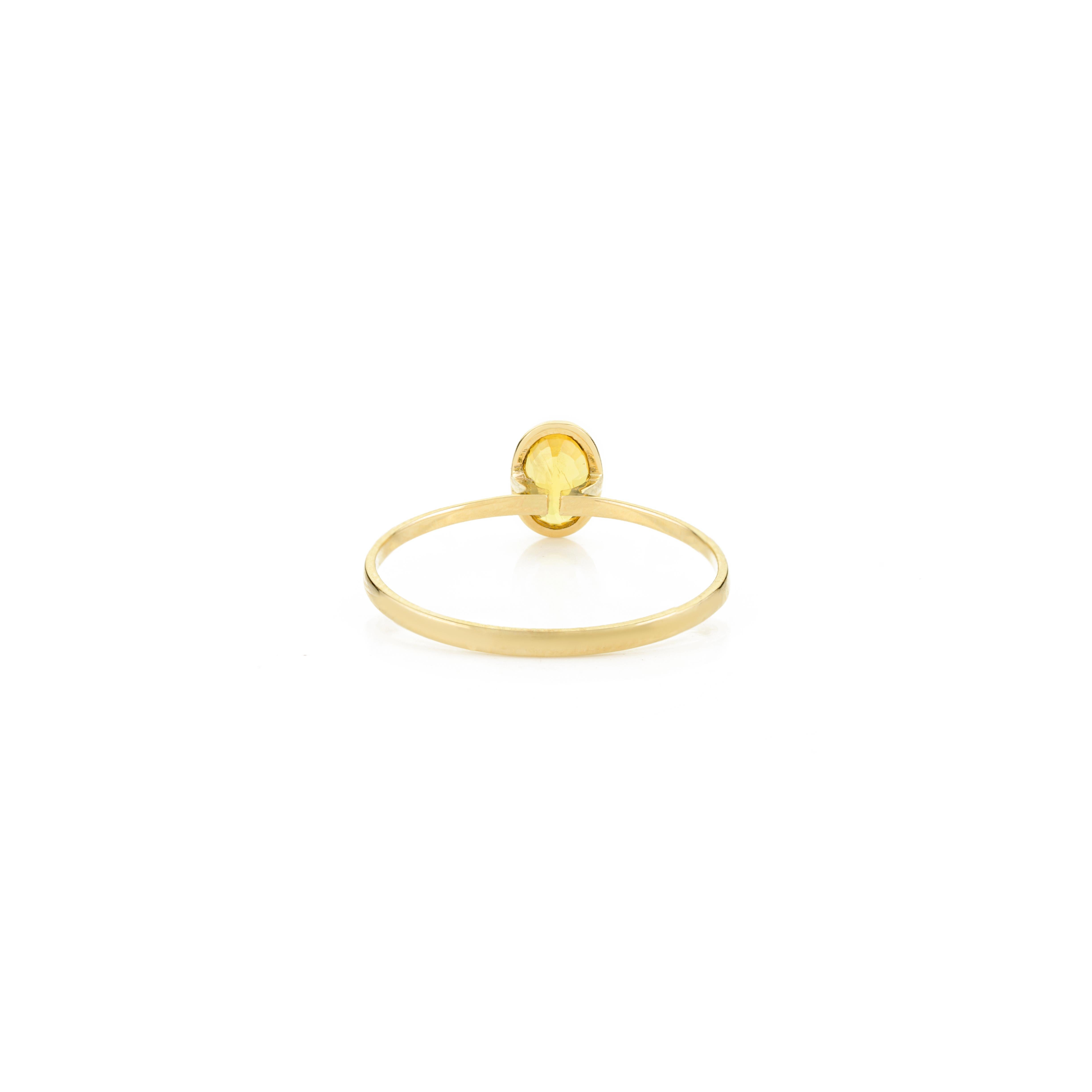 En vente :  Bague solitaire Dainty Women en or jaune 14 carats avec saphir jaune d'érudite naturelle 7