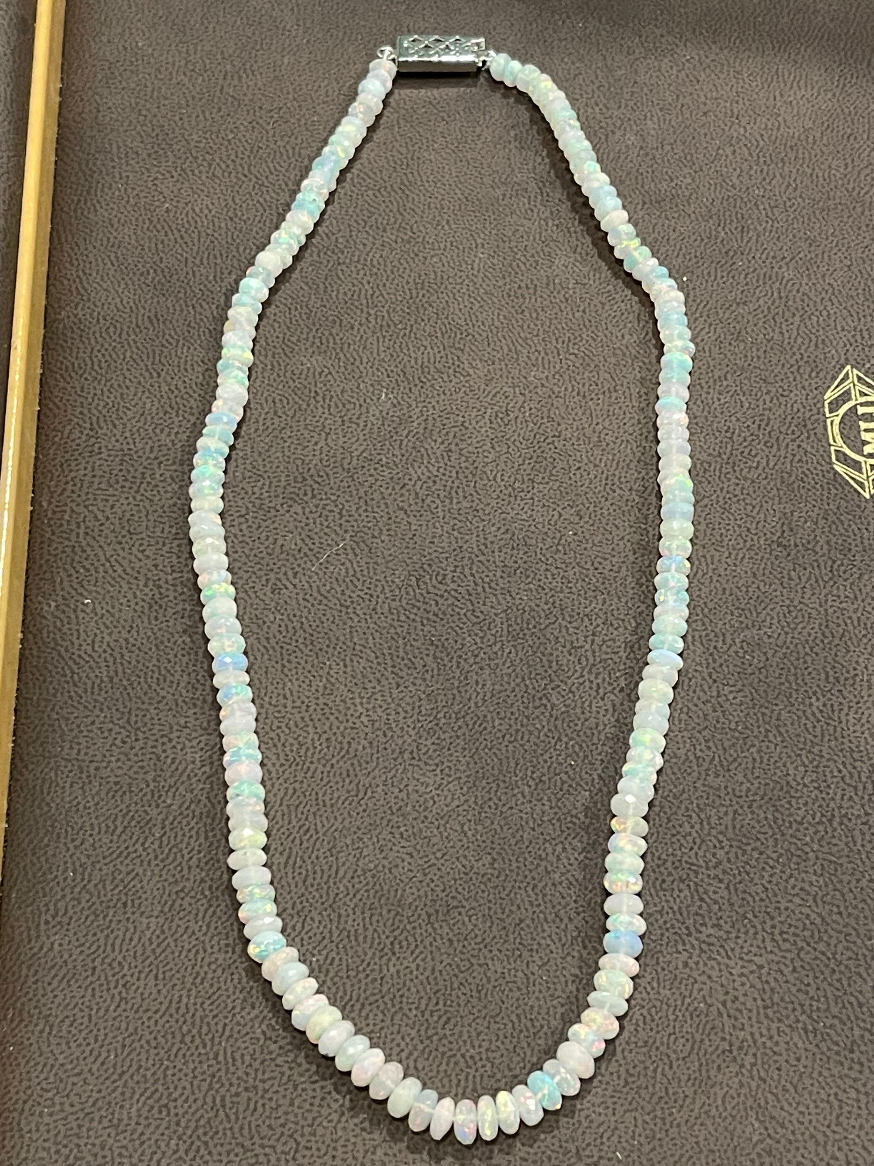 Collier à un rang de perles d'opale naturelle éthiopienne sur fermoir en argent transparent en vente 5