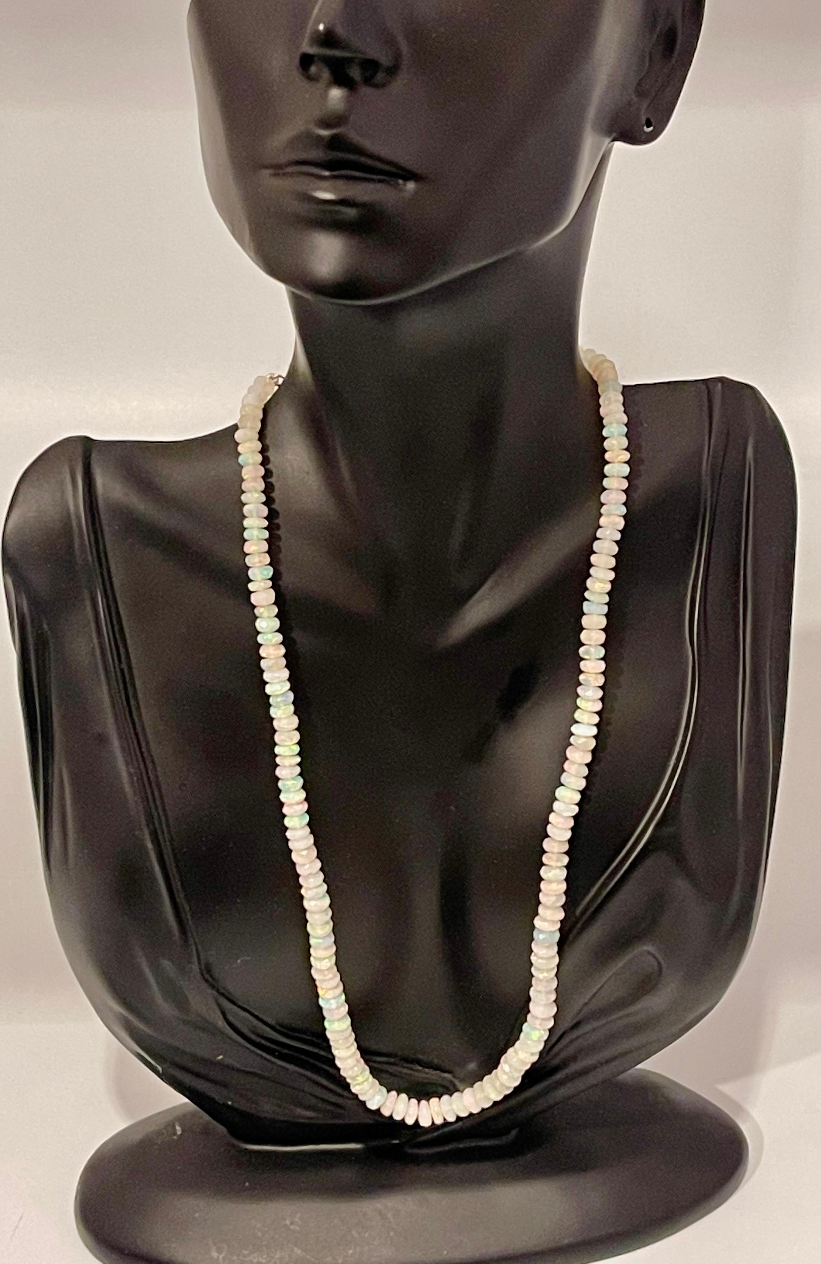 Collier à un rang de perles d'opale naturelle éthiopienne sur fermoir en argent transparent en vente 12
