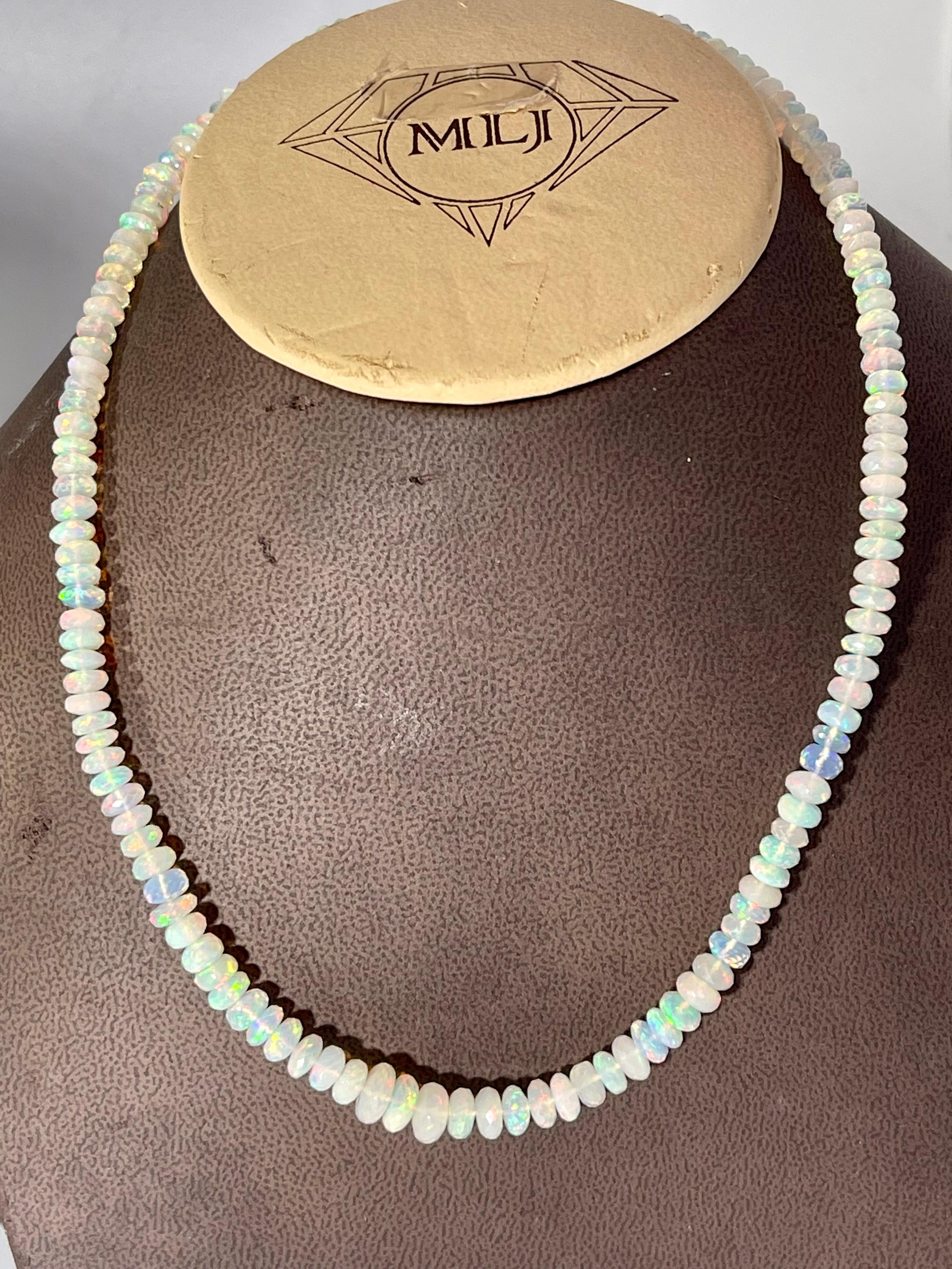 Collier à un rang de perles d'opale naturelle éthiopienne sur fermoir en argent transparent Pour femmes en vente