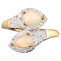 Bague en Opale Naturelle d'Ethiopie avec Topaze Blanche 1.01 Carats Argent Plaqué Or