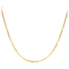 Collana di perline con opale rotondo etiope naturale e accenti in oro 14k
