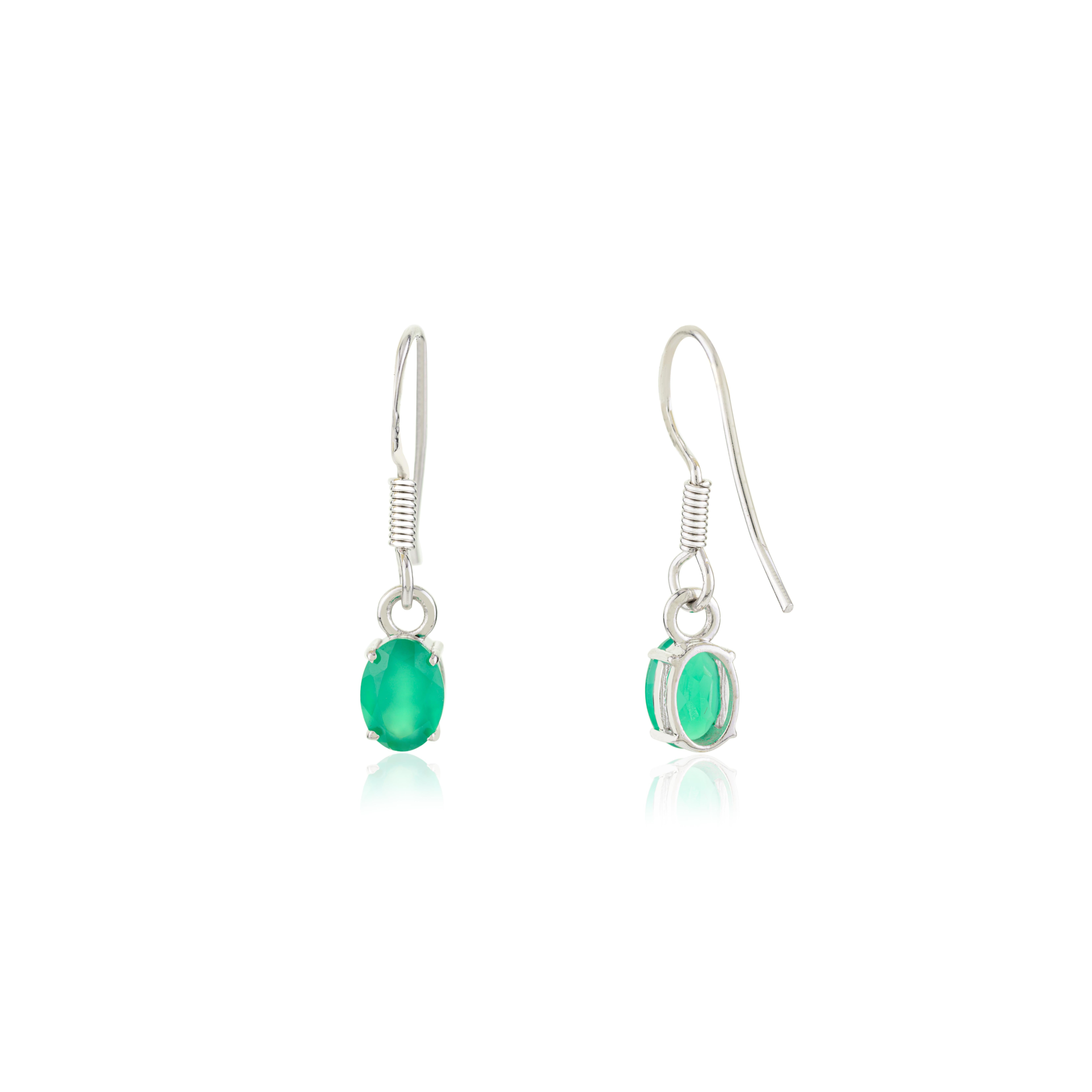 Orecchini a goccia di smeraldo Nature Everyday Regalo perfetto per lei in argento in vendita 1