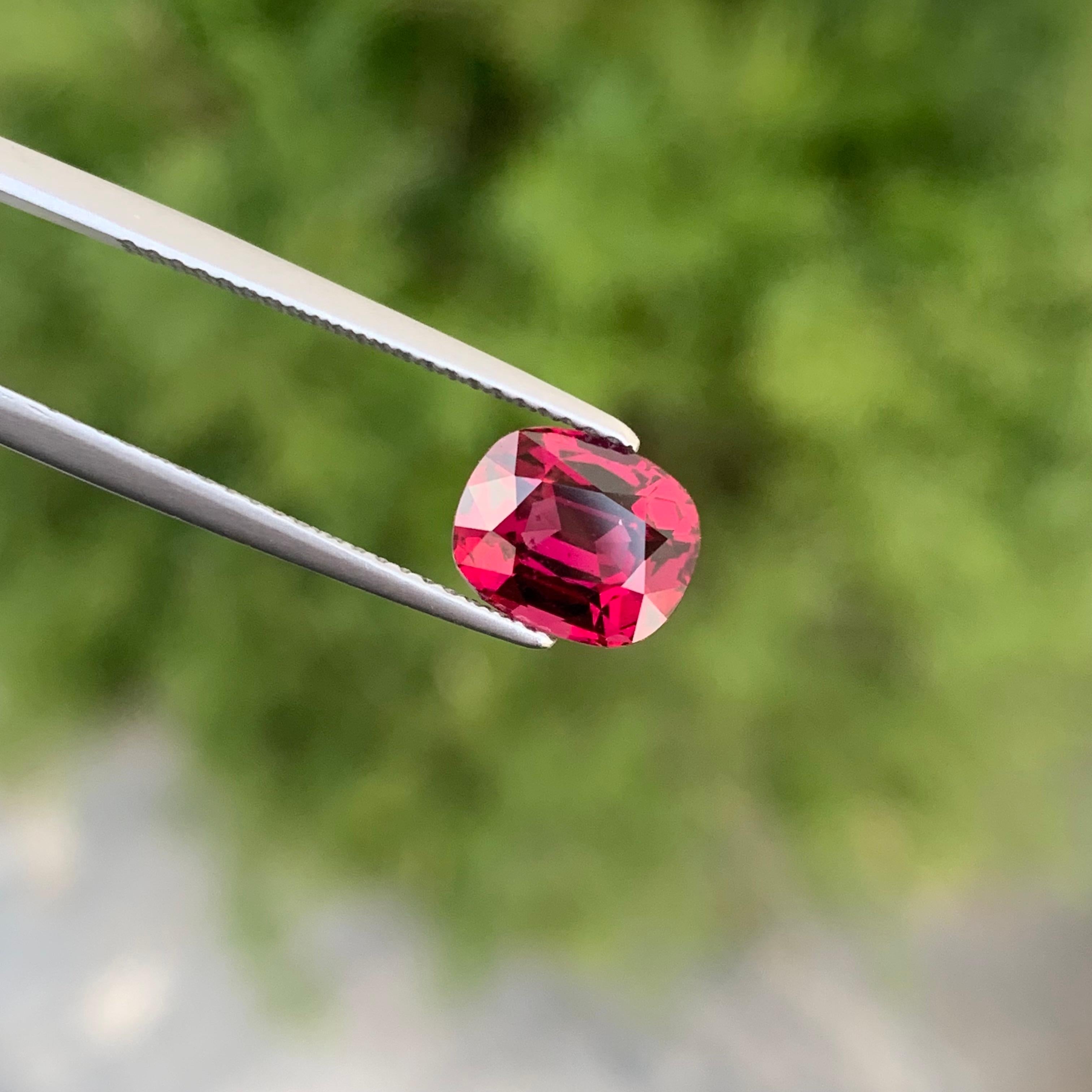 Natural Faceted 2.40 Carat Rhodolite Garnet From Tanzania For Sale 6