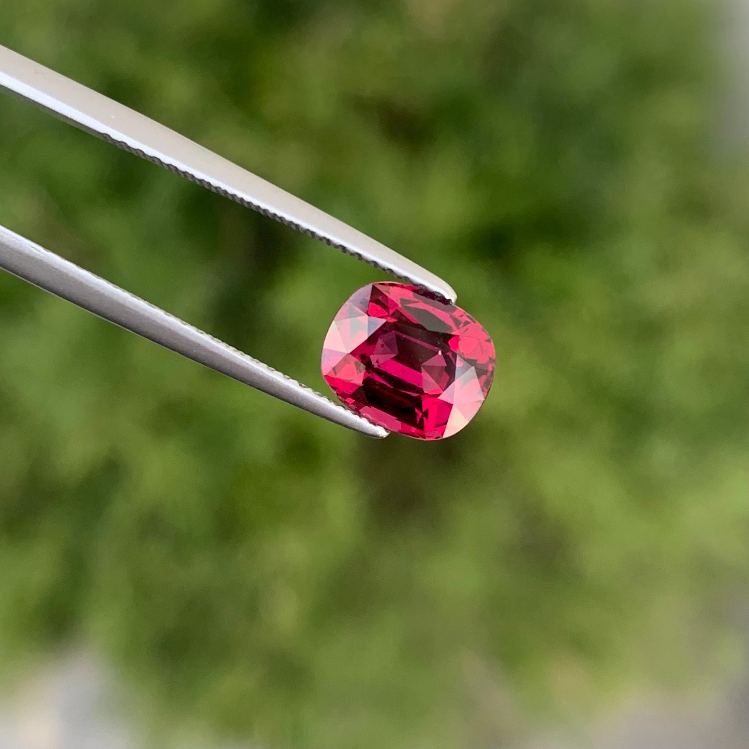 Women's or Men's Natural Faceted 2.40 Carat Rhodolite Garnet From Tanzania For Sale