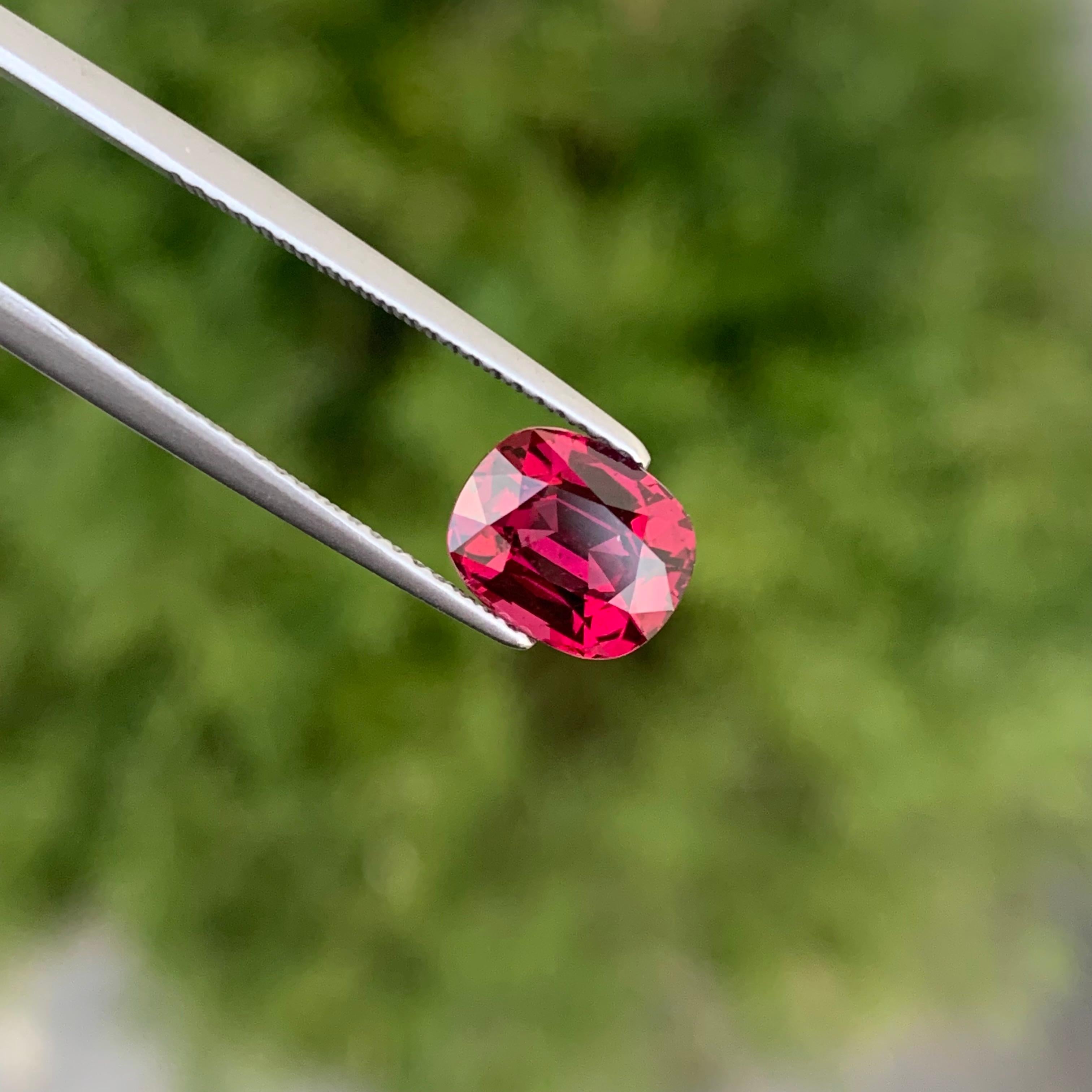 Natural Faceted 2.40 Carat Rhodolite Garnet From Tanzania For Sale 1